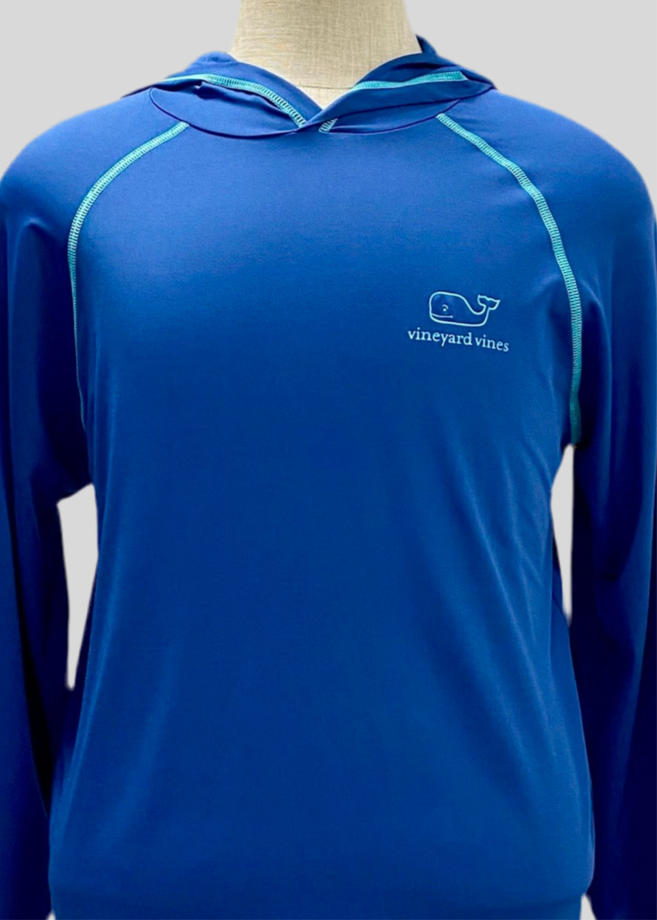 Camiseta con capucha Vineyard Vines 🐳 Tela Performance color azul y logo en turquesa Talla M Entalle Regular
