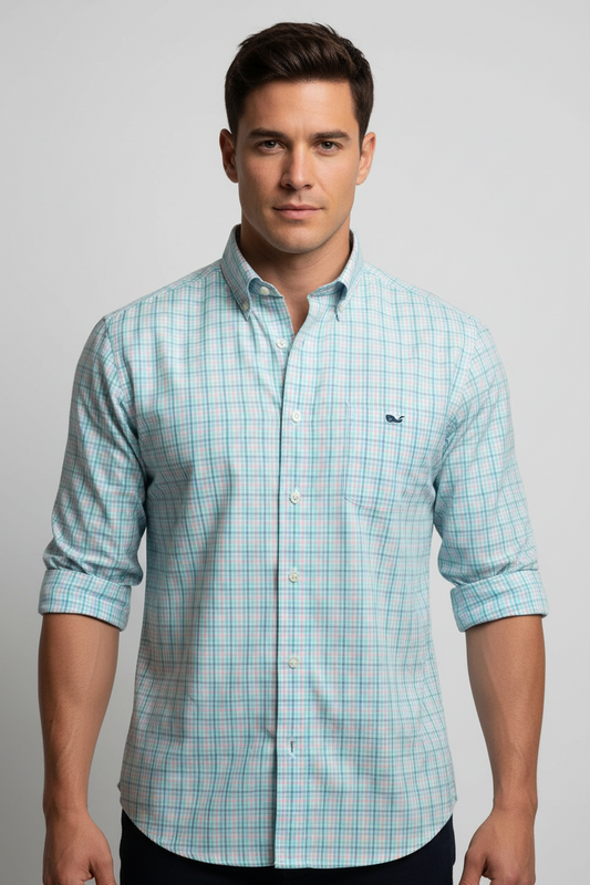 Camisa Vineyard Vines 🐳 Color blanco de cuadros en color rosado y celeste Talla M Entalle Clásico