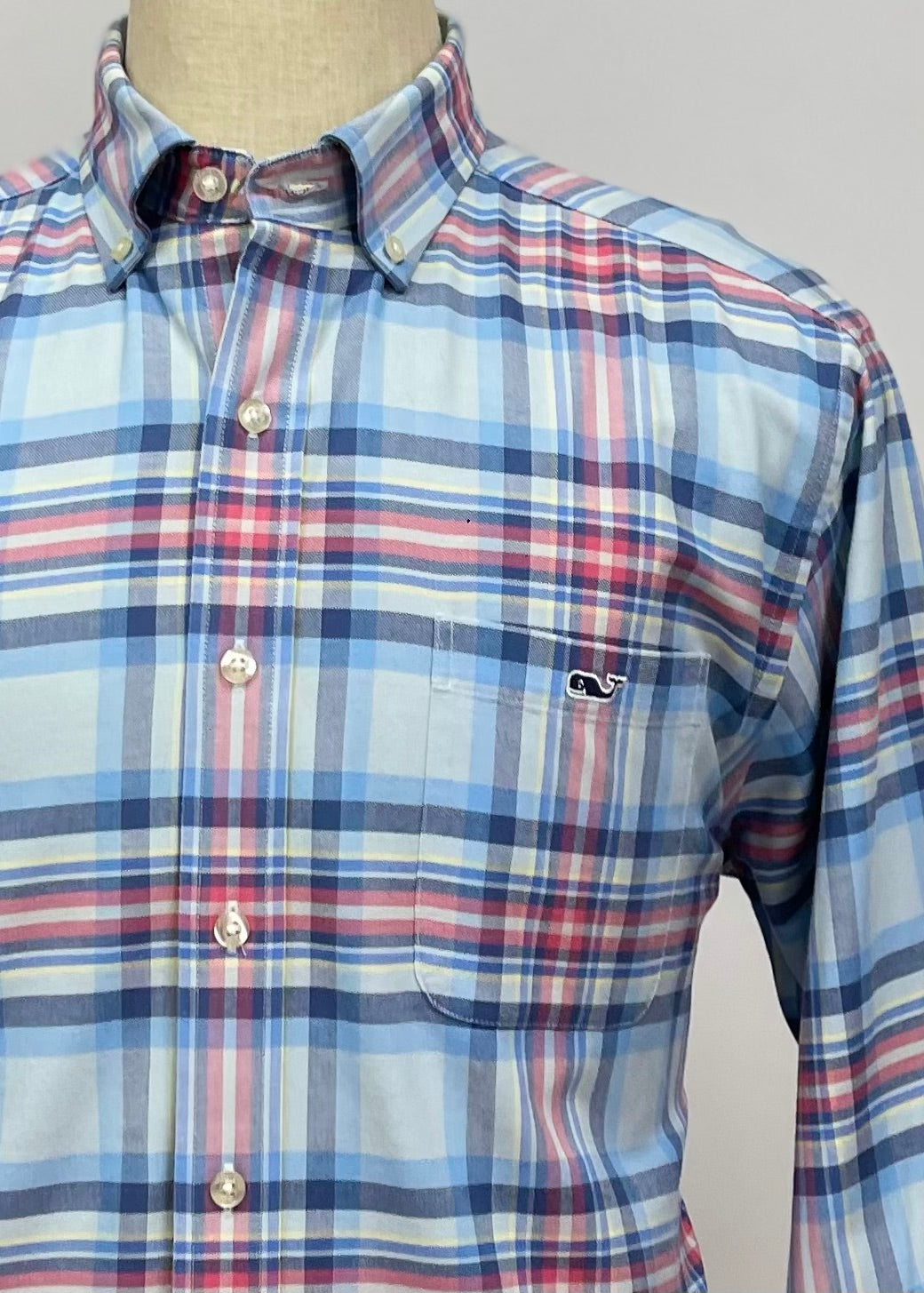 Camisa de botones Vineyard Vines 🐳 con patrón de cuadros en color azul, rosado y celeste Talla L Entalle Slim Fit