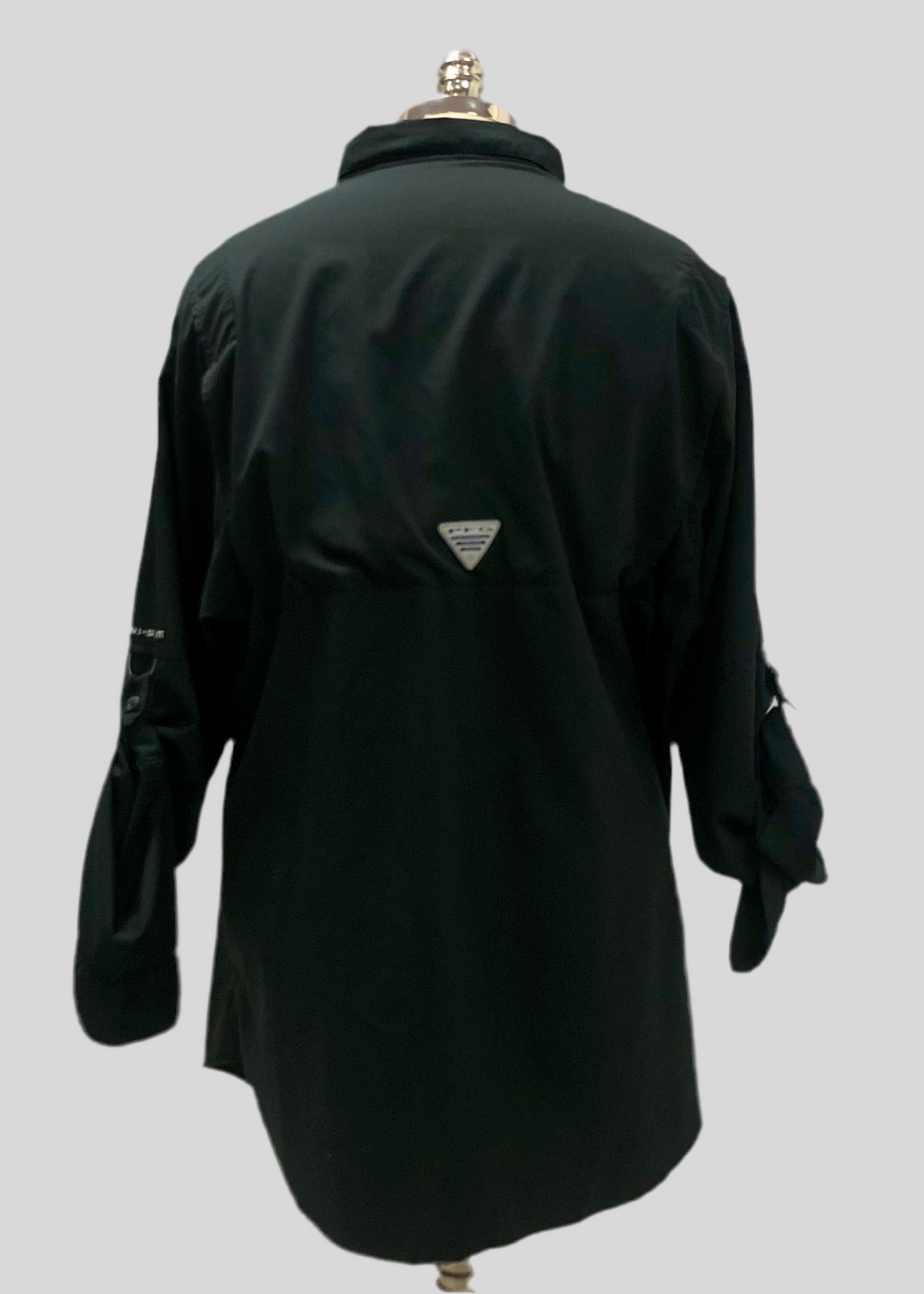 Camisa Columbia 🔹con bolsillo color negro con Omni Shade Manga larga Talla XL