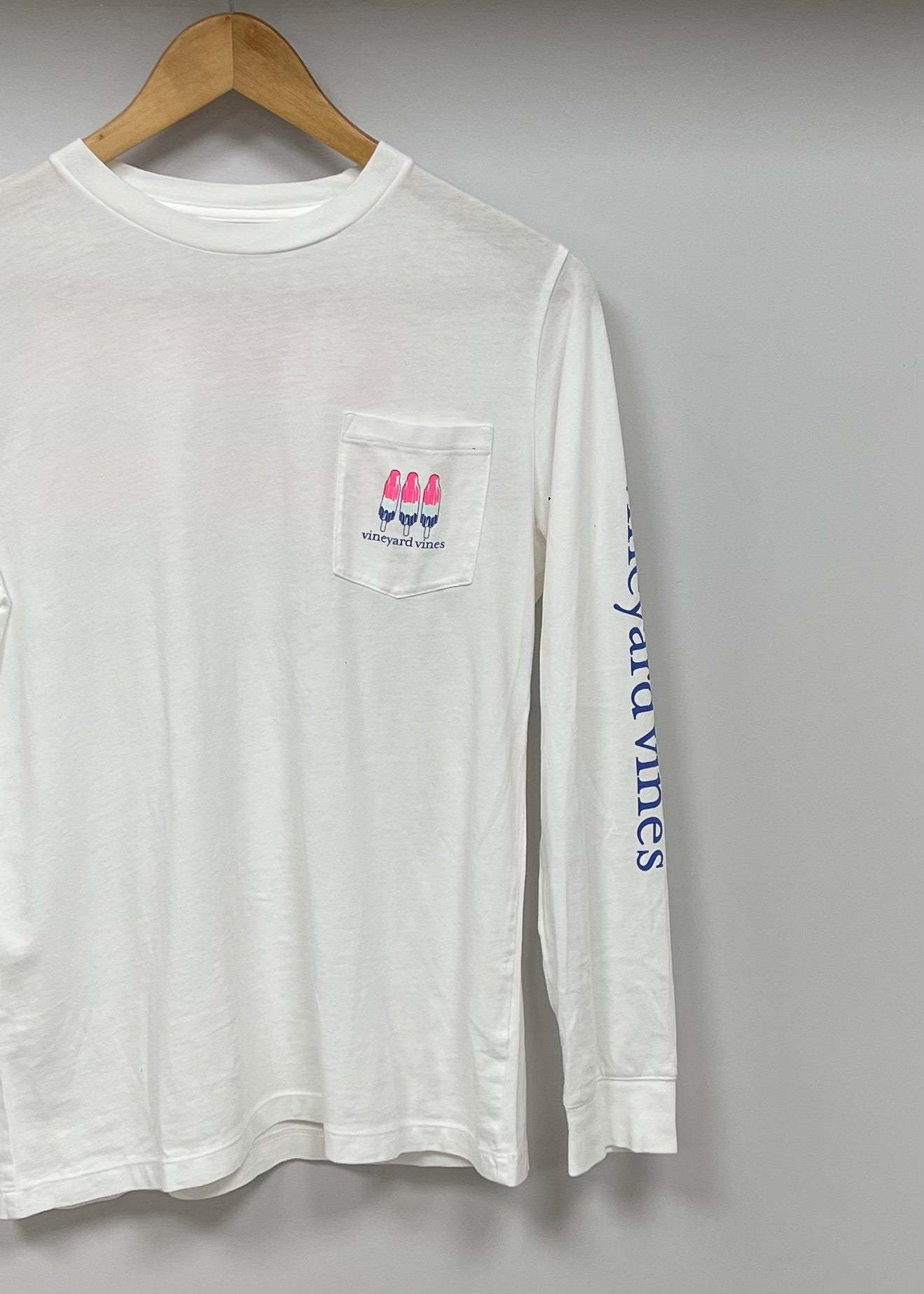 Camiseta de niña Vineyard Vines 🐳 color blanco con Diseño de paleta en rosado Talla L