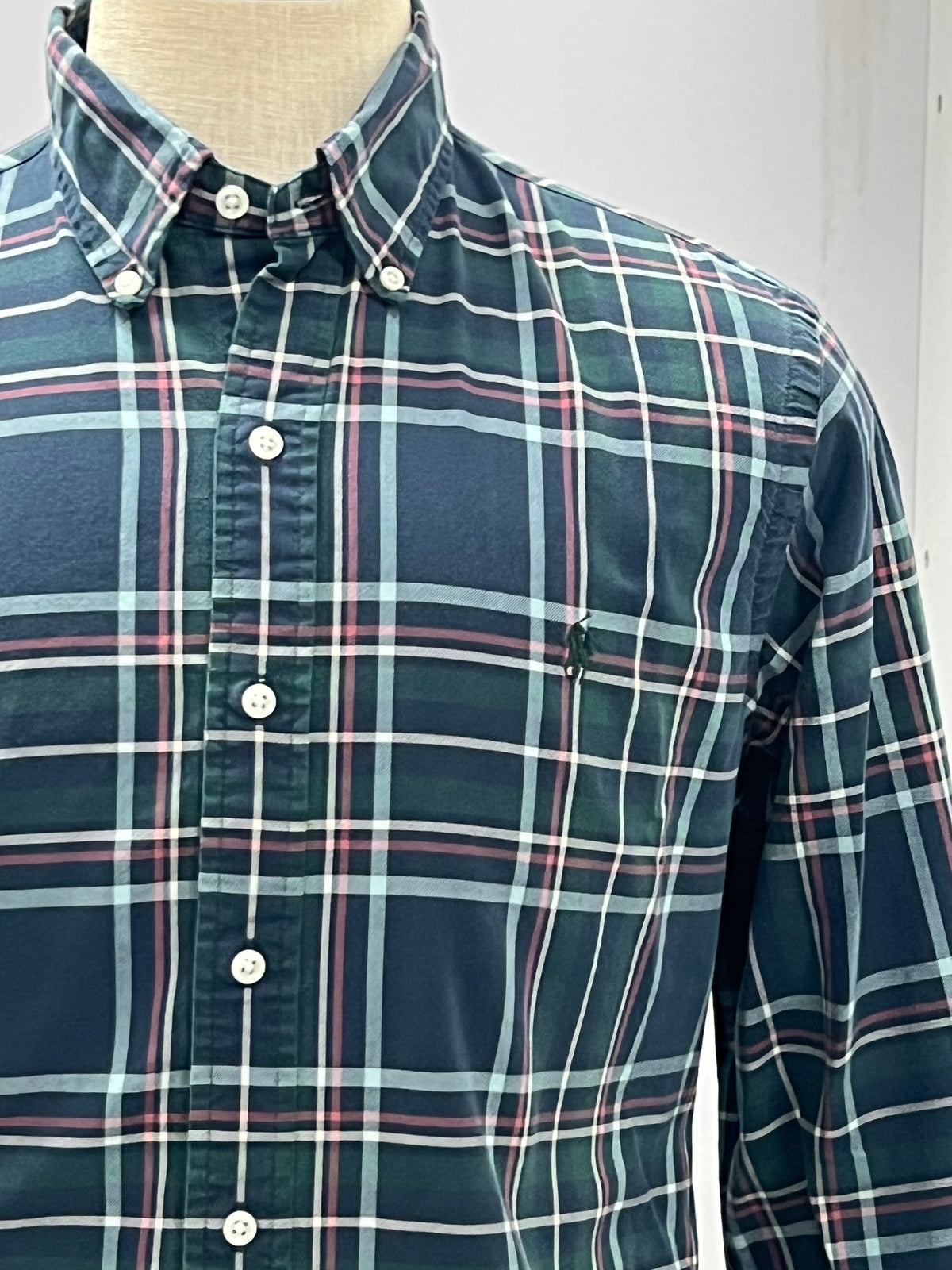 Camisa Polo Ralph Lauren 🏇🏼 de cuadros tartán en color verde oscuro, rojo y amarillo Talla L Entalle Regular