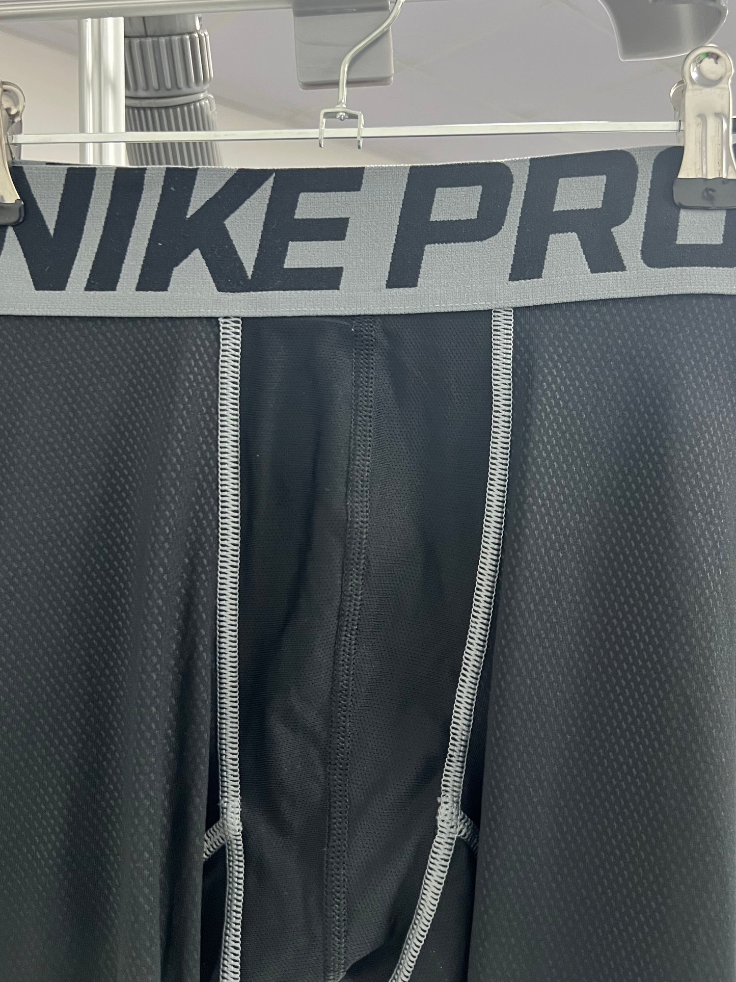 Malla de entrenamiento licra Nike ✔️ Pro Dri-FIT para hombre en Color negro cintura gris Talla M