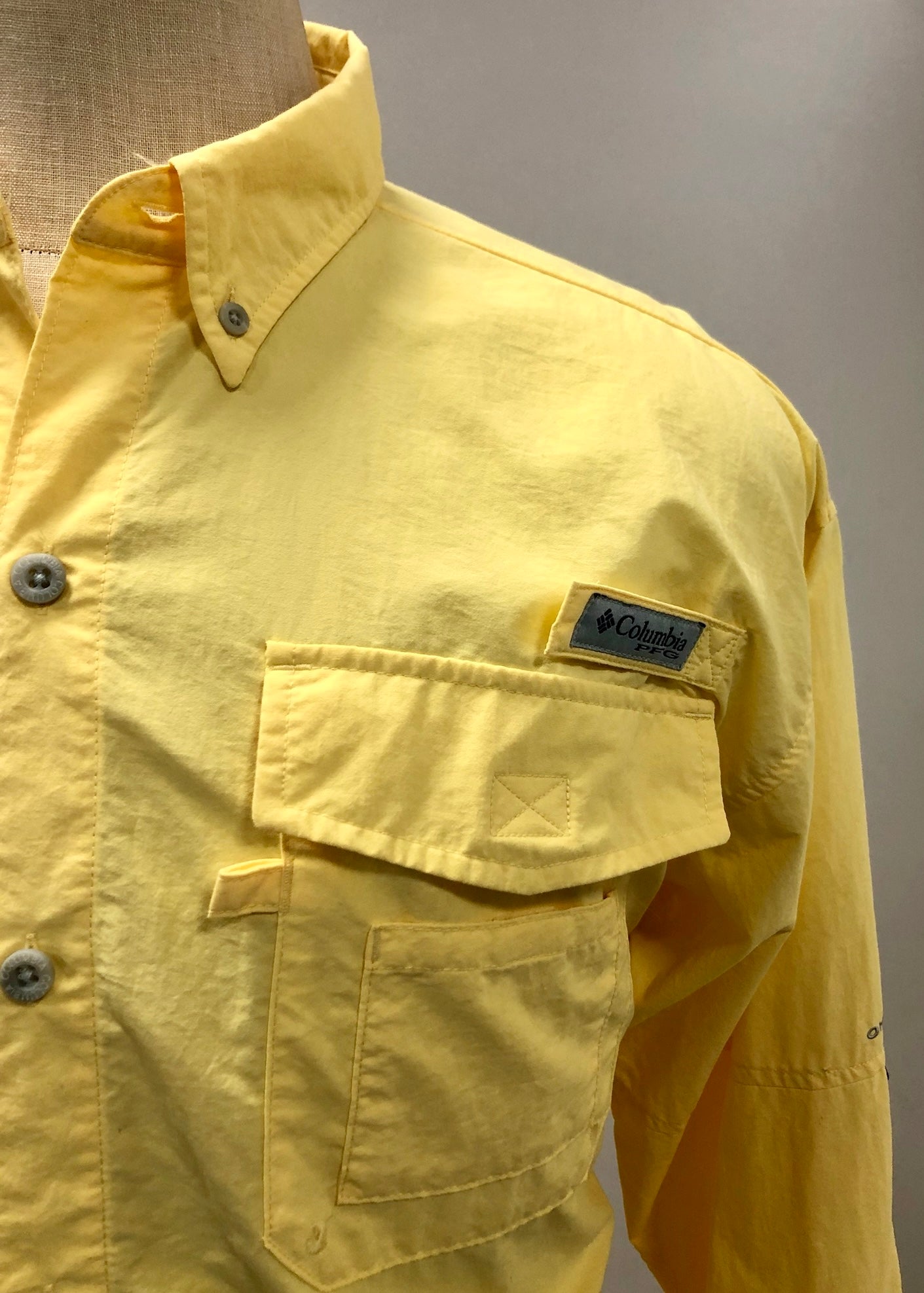 Camisa Columbia 🔹color amarillo con Omni Shade Manga larga Talla M