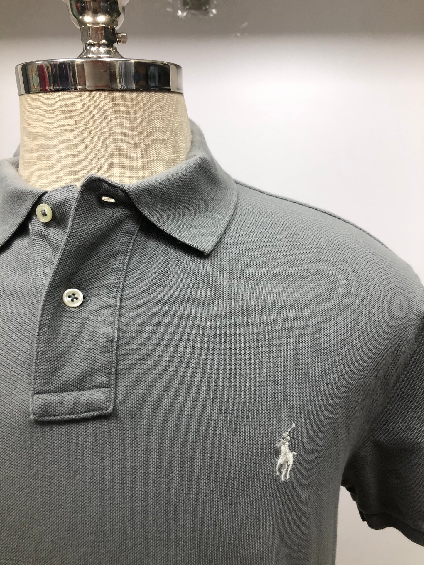 Camiseta Polo Ralph Lauren 🏇🏼 color gris con Talla XL Entalle Custom Slim Fit (ver descripción)