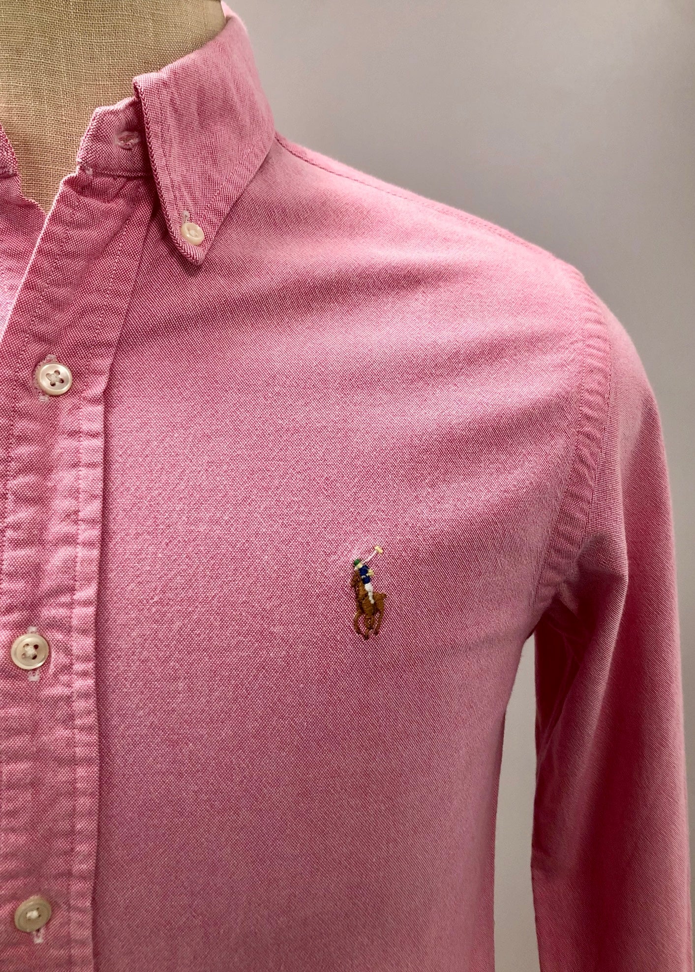 Camisa de botones Polo Ralph Lauren 🏇🏼 Oxford en color rosado Talla M Entalle Slim Fit