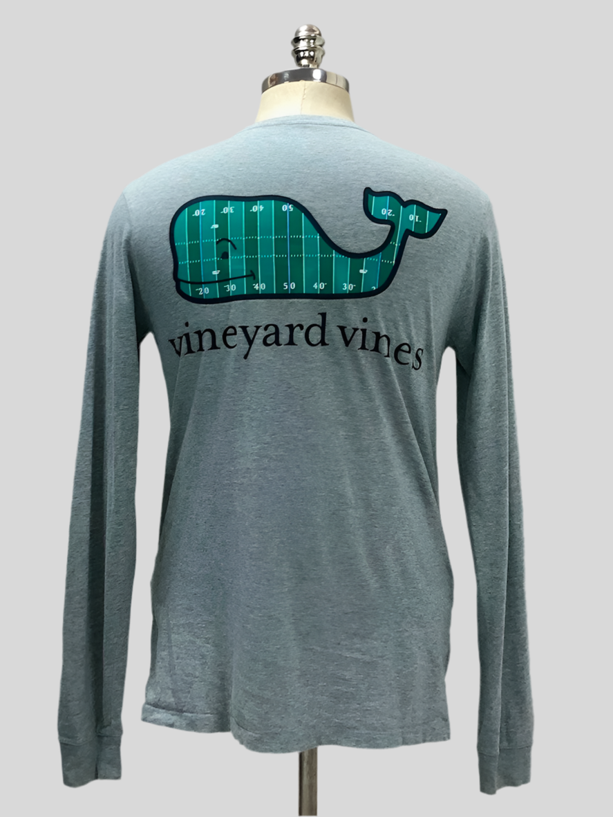 Camiseta cuello redondo Vineyard Vines 🐳 color gris claro con Diseño de Yarda Talla S (ver descripción)