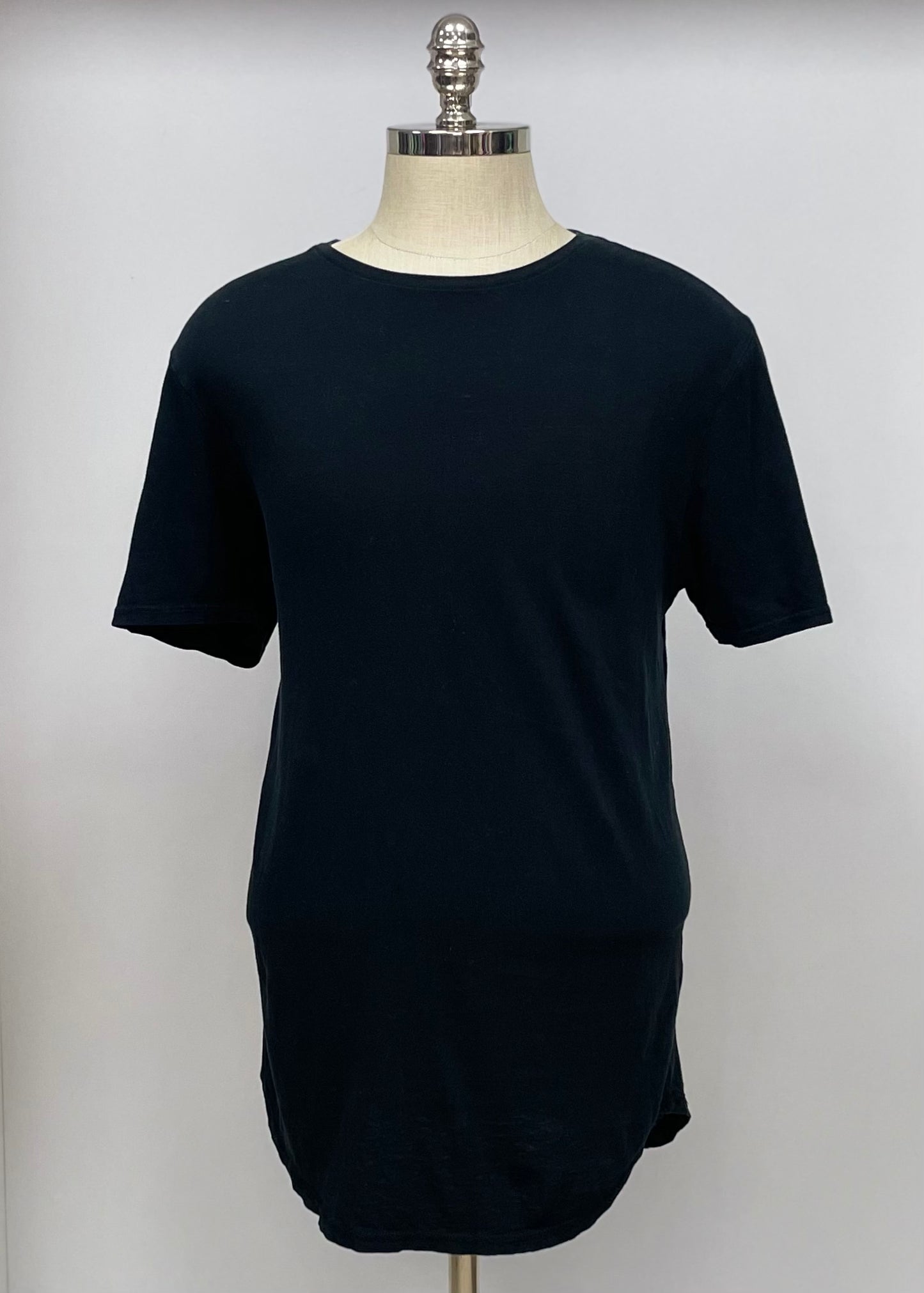 Camiseta cuello redondo Pacsun 🇺🇸 color negro Talla M