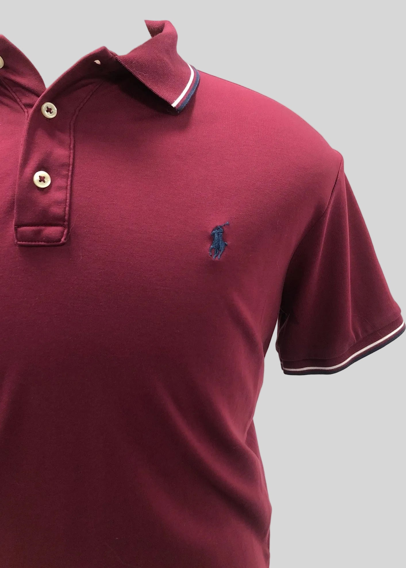 Camiseta Polo Ralph Lauren 🏇🏼 color rojo oscuro Talla L Entalle Regular