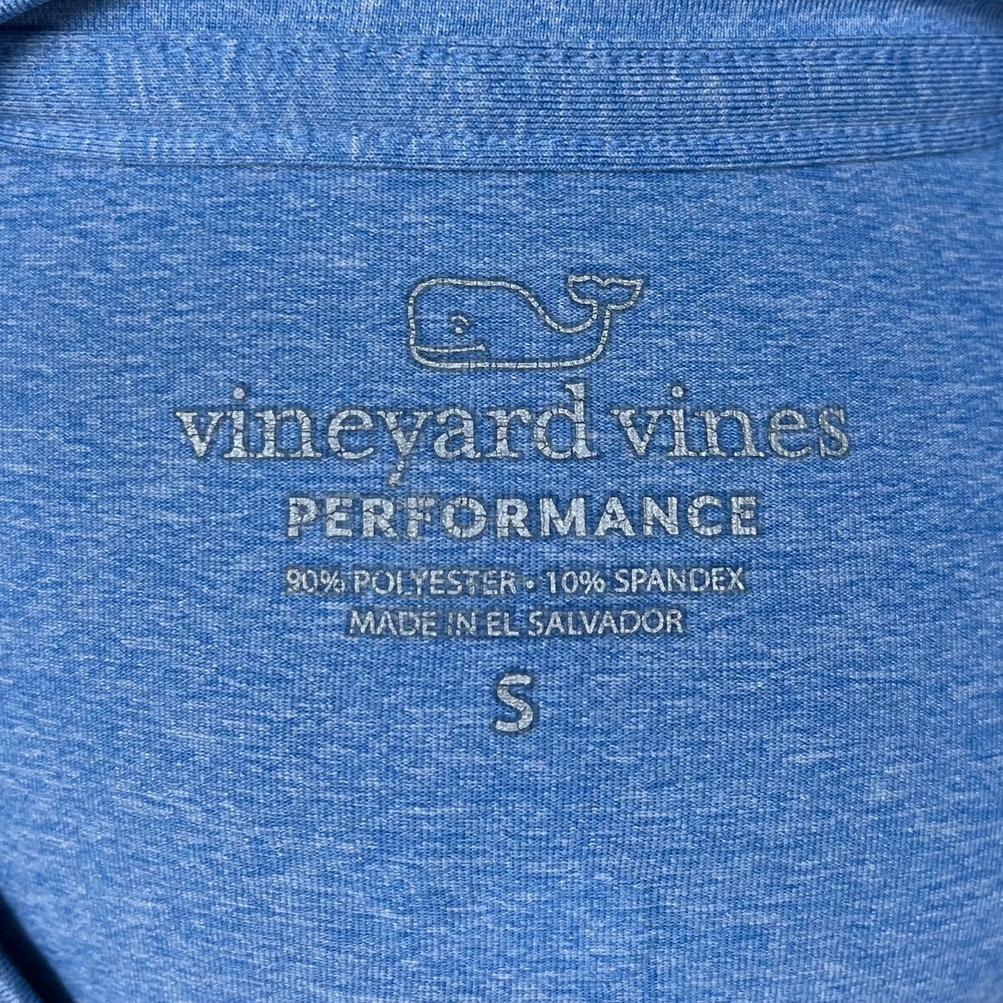 Camiseta cuello redondo Vineyard Vines 🐳 Performance color azul grisáceo con Diseño de ballena Talla S