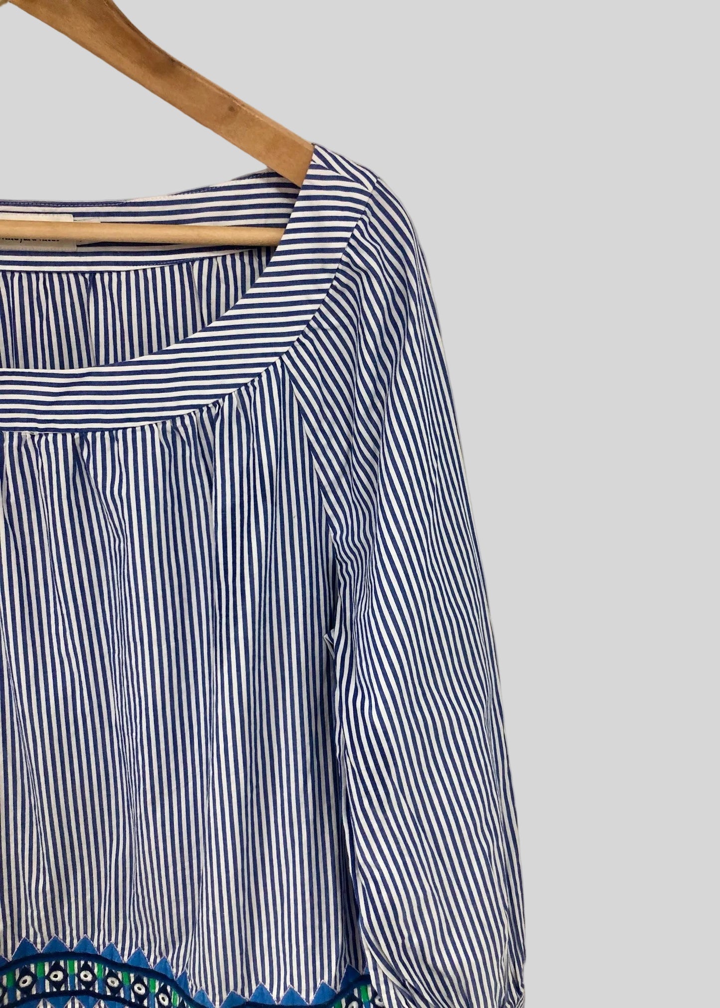 Blusa de mujer Vineyard Vines 🐳 de rayas en color azul navy y blanco Talla M Entalle Regular