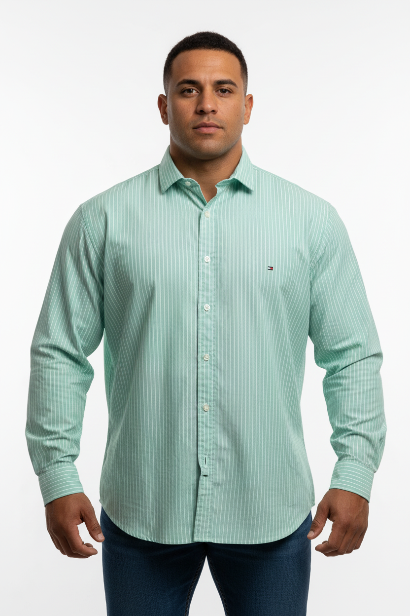Camisa de botones Tommy Hilfiger 🇺🇸 color verde claro con patrón de rayas en color blanco Talla XXL Entalle Regular