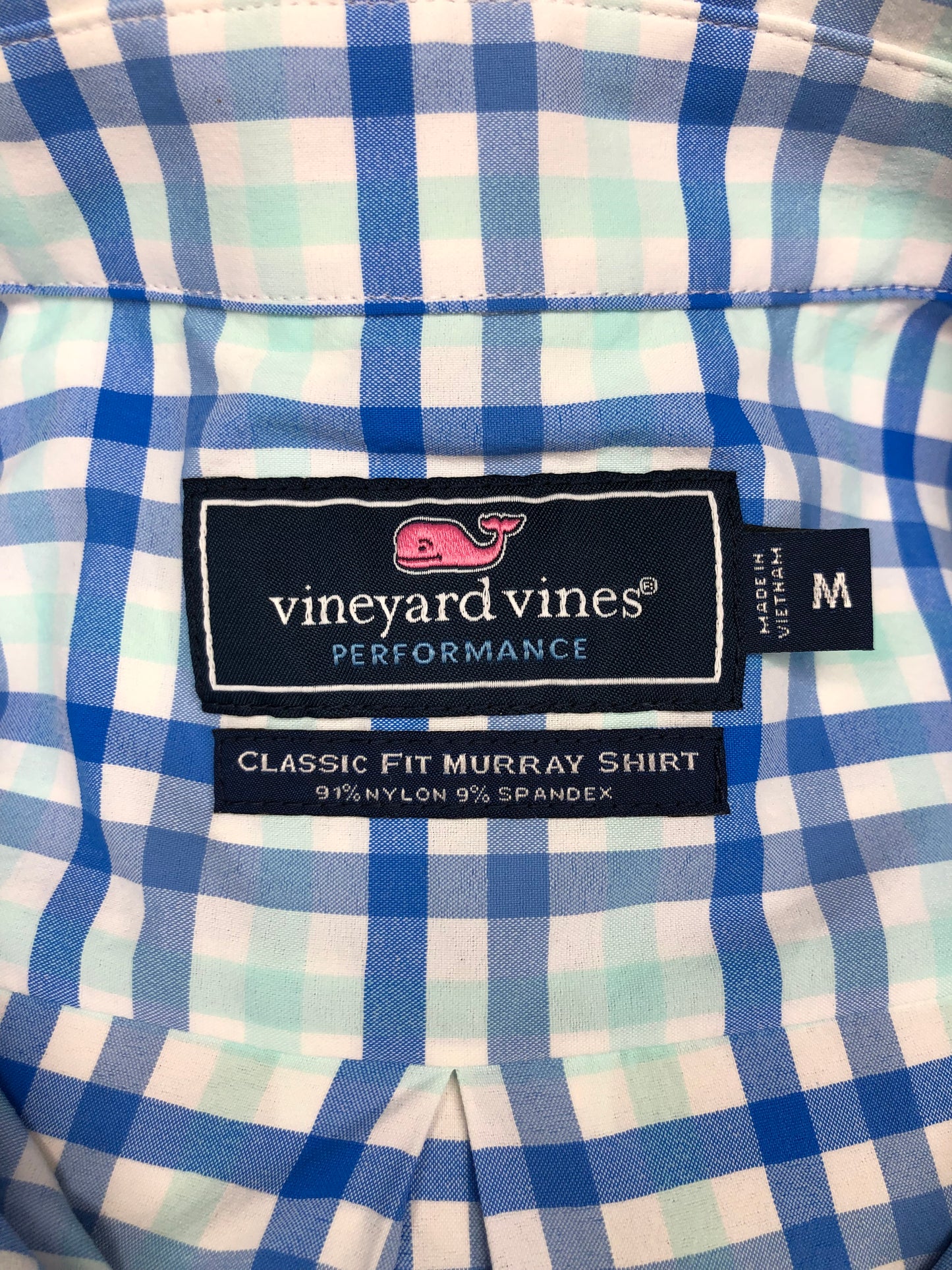 Camisa de botones Vineyard Vines 🐳 Performance con patrón de cuadros en color celeste, azul y blanco Talla M Entalle Clásico