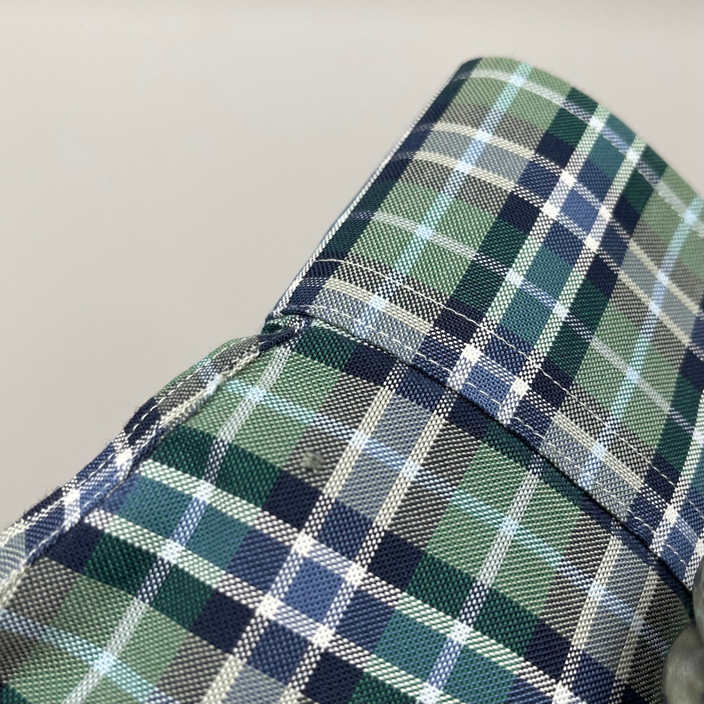 Camisa Brooks Brothers 🐑 con patrón de cuadros en color verde, azul y blanco Talla L Entalle Regular (ver descripción)