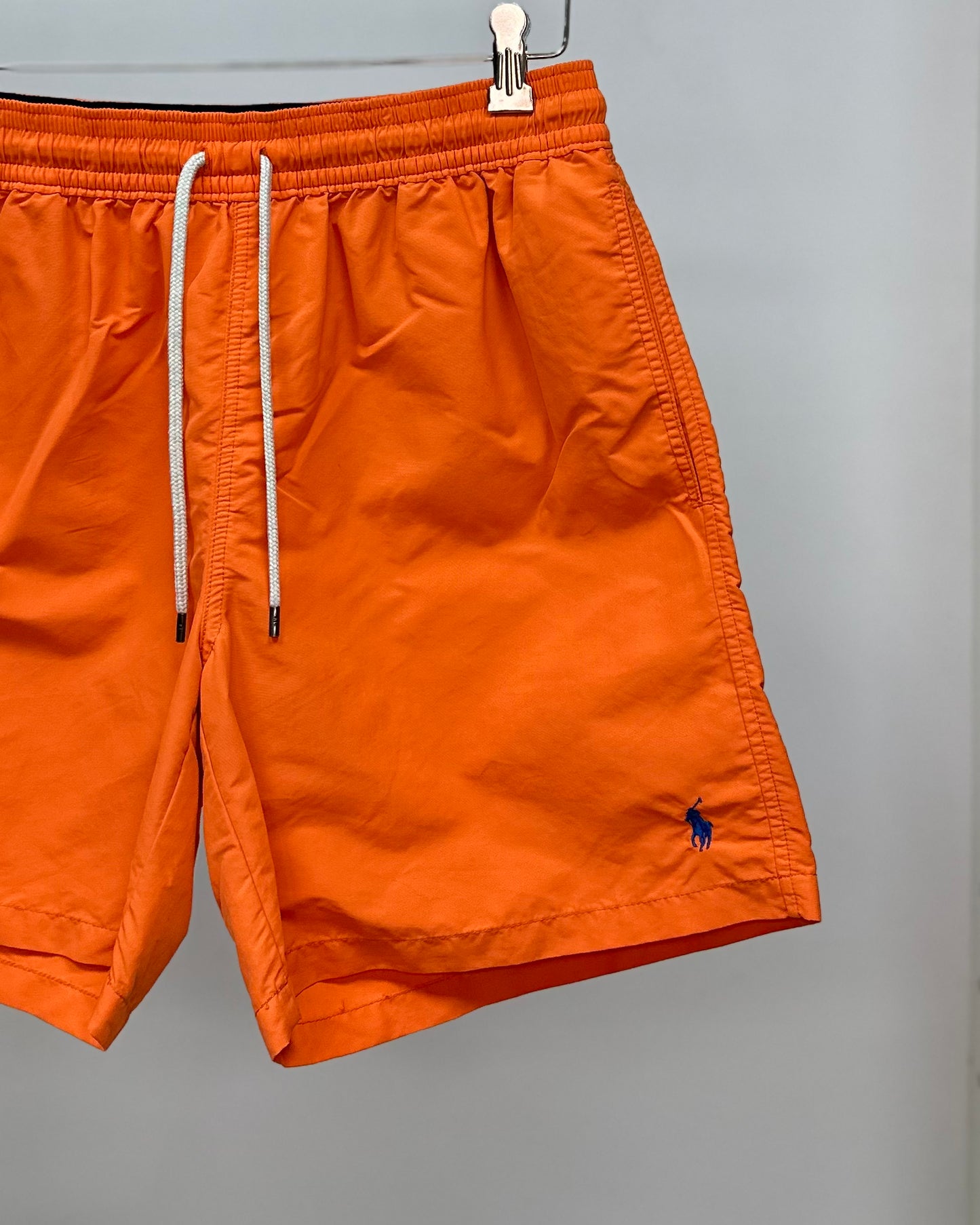 Short de baño Polo Ralph Lauren 🏇🏼color naranja y logo bordado en color azul talla L