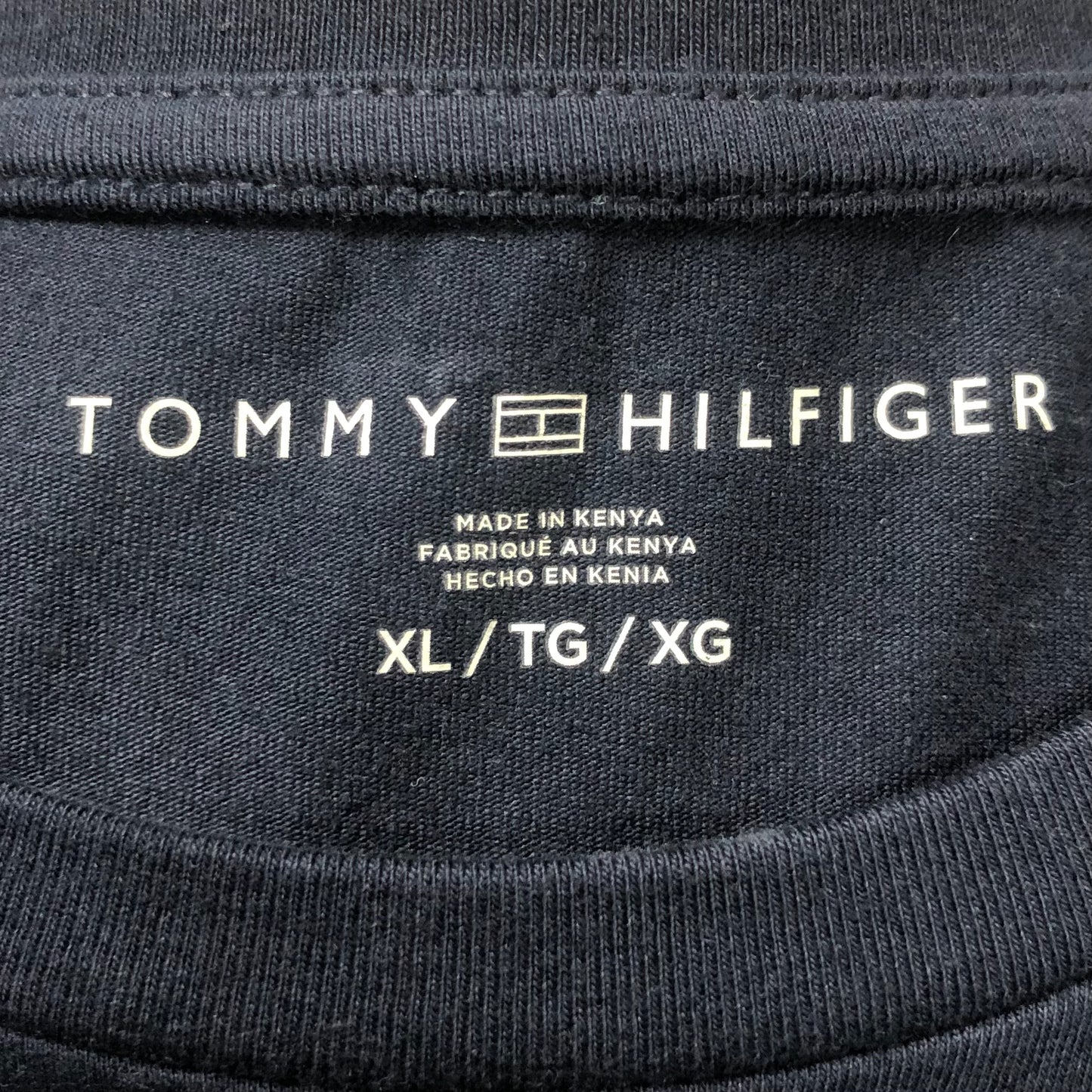 Camiseta cuello Redondo Tommy Hilfiger 🇺🇸 color azul navy Talla XL Entalle Regular (ver descripción)