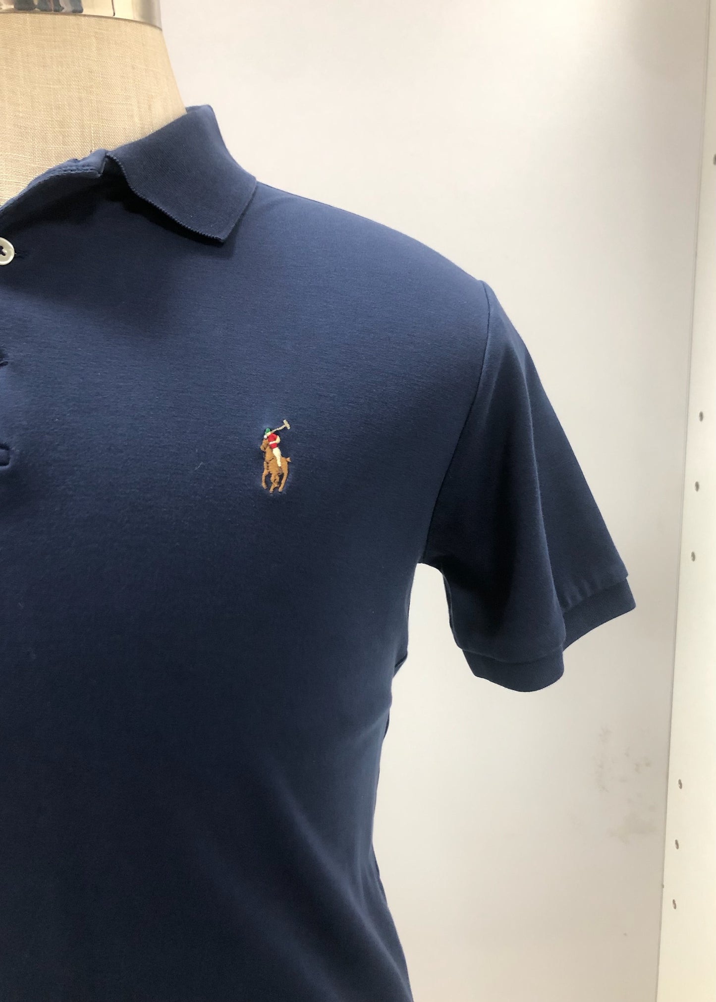Camiseta Polo Ralph Lauren 🏇🏼color azul navy Talla M Entalle Custom Slim Fit (ver descripción)