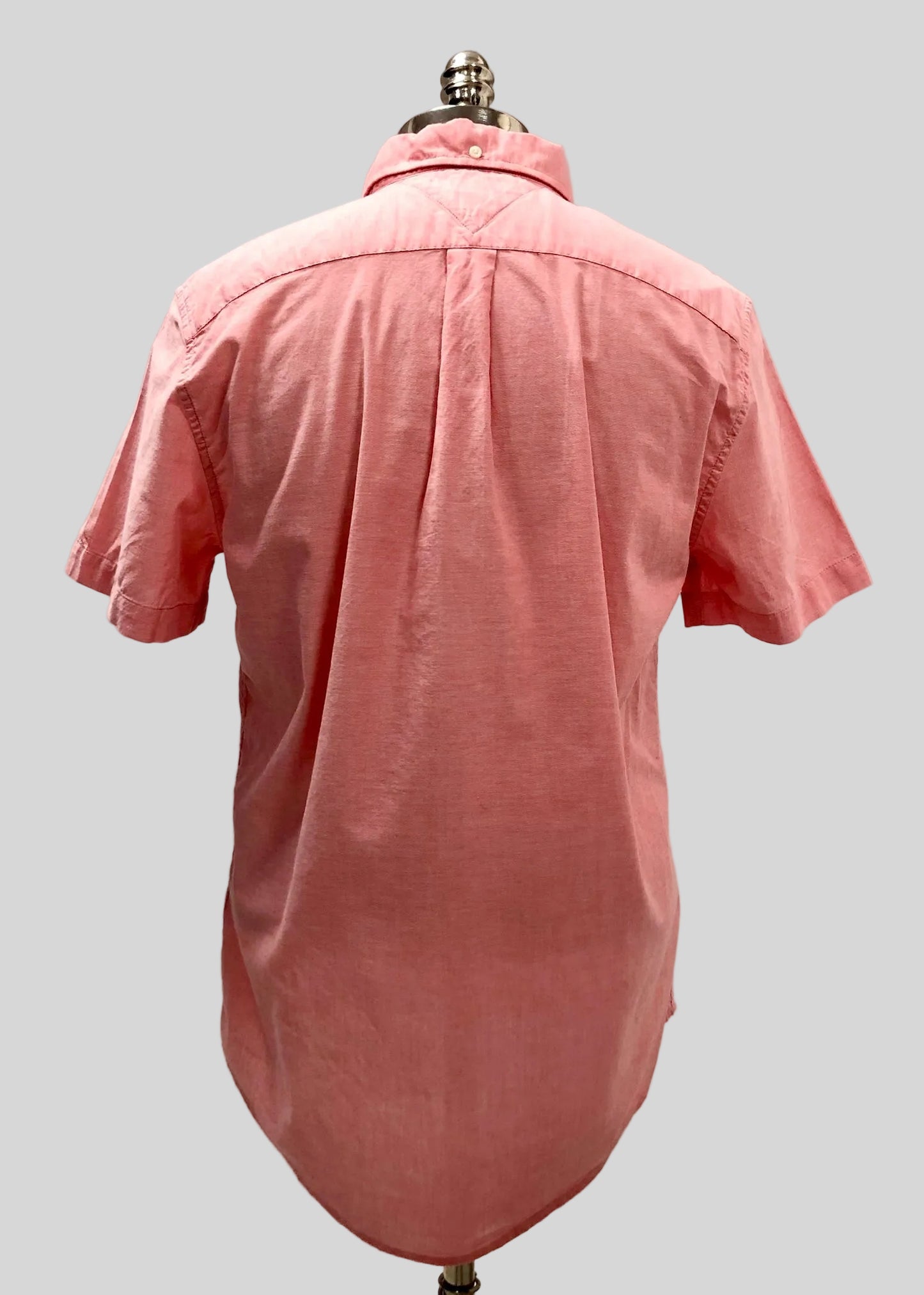 Camisa de botones Tommy Hilfiger 🇺🇸 en color salmón Talla M Entalle Custom