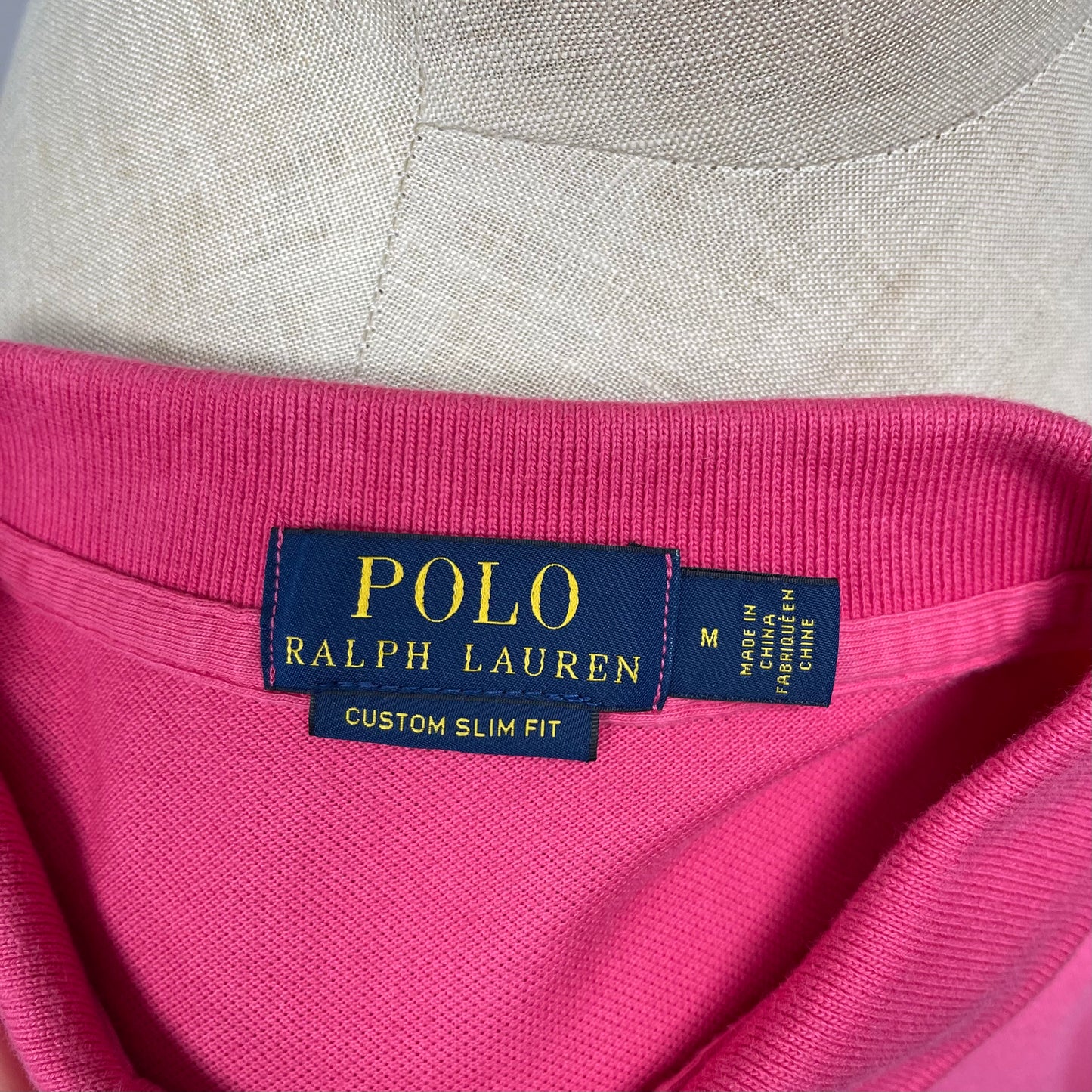Camiseta Polo Ralph Lauren 🏇🏼color rosado intenso Talla M Entalle Custom Slim Fit
