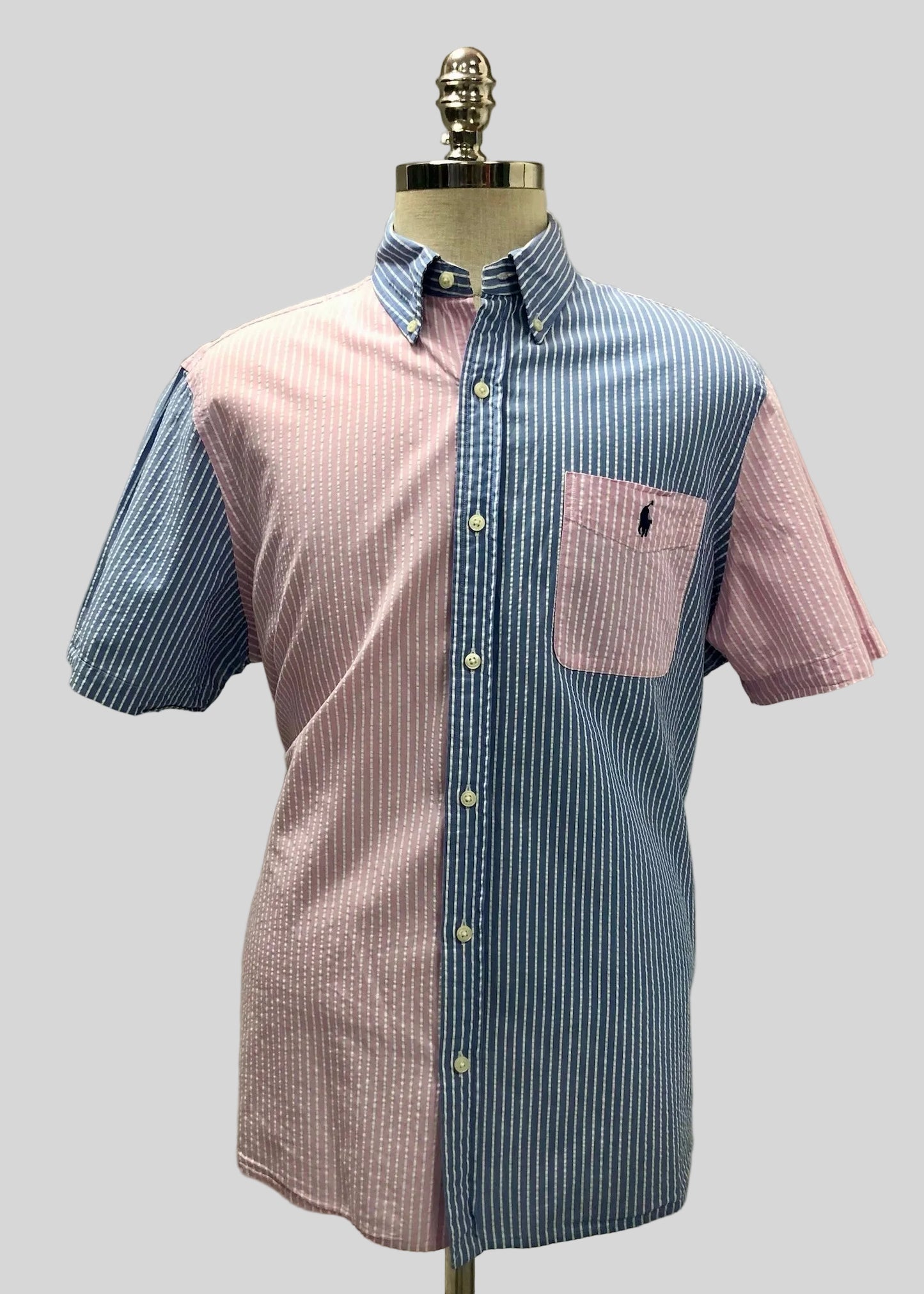 Camisa de botones Polo Ralph Lauren 🏇🏼 Seersucker de rayas en rosado, azul y blanco Talla XL Entalle Clásico