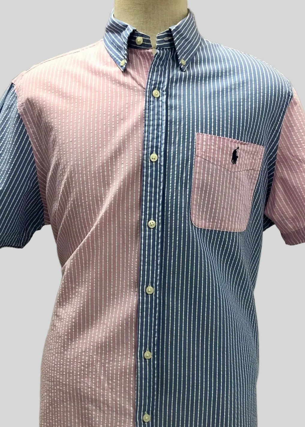 Camisa de botones Polo Ralph Lauren 🏇🏼 Seersucker de rayas en rosado, azul y blanco Talla XL Entalle Clásico
