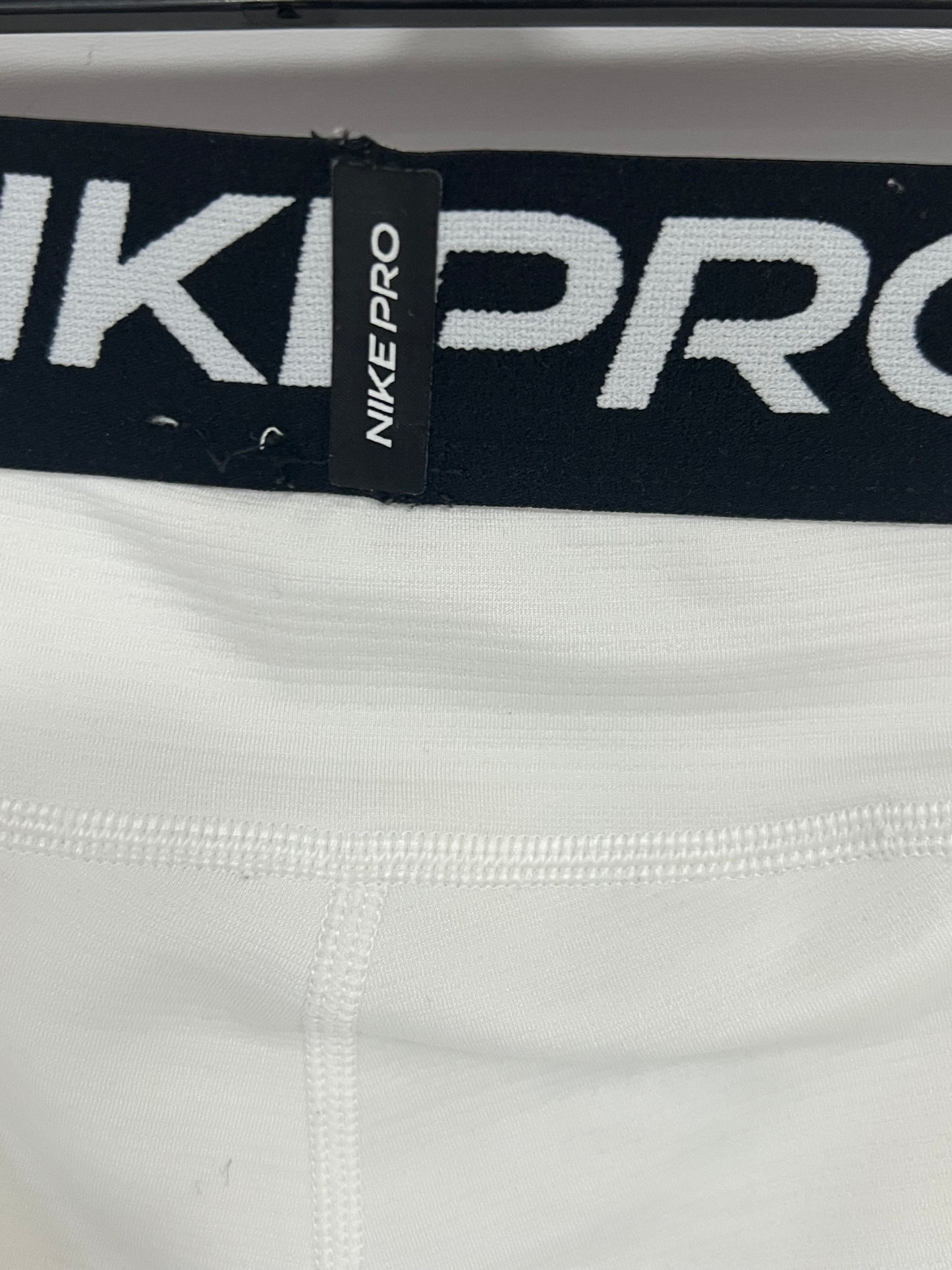 Malla de entrenamiento licra Nike ✔️ Pro Dri-FIT para hombre en Color blanco cintura negro Talla XL