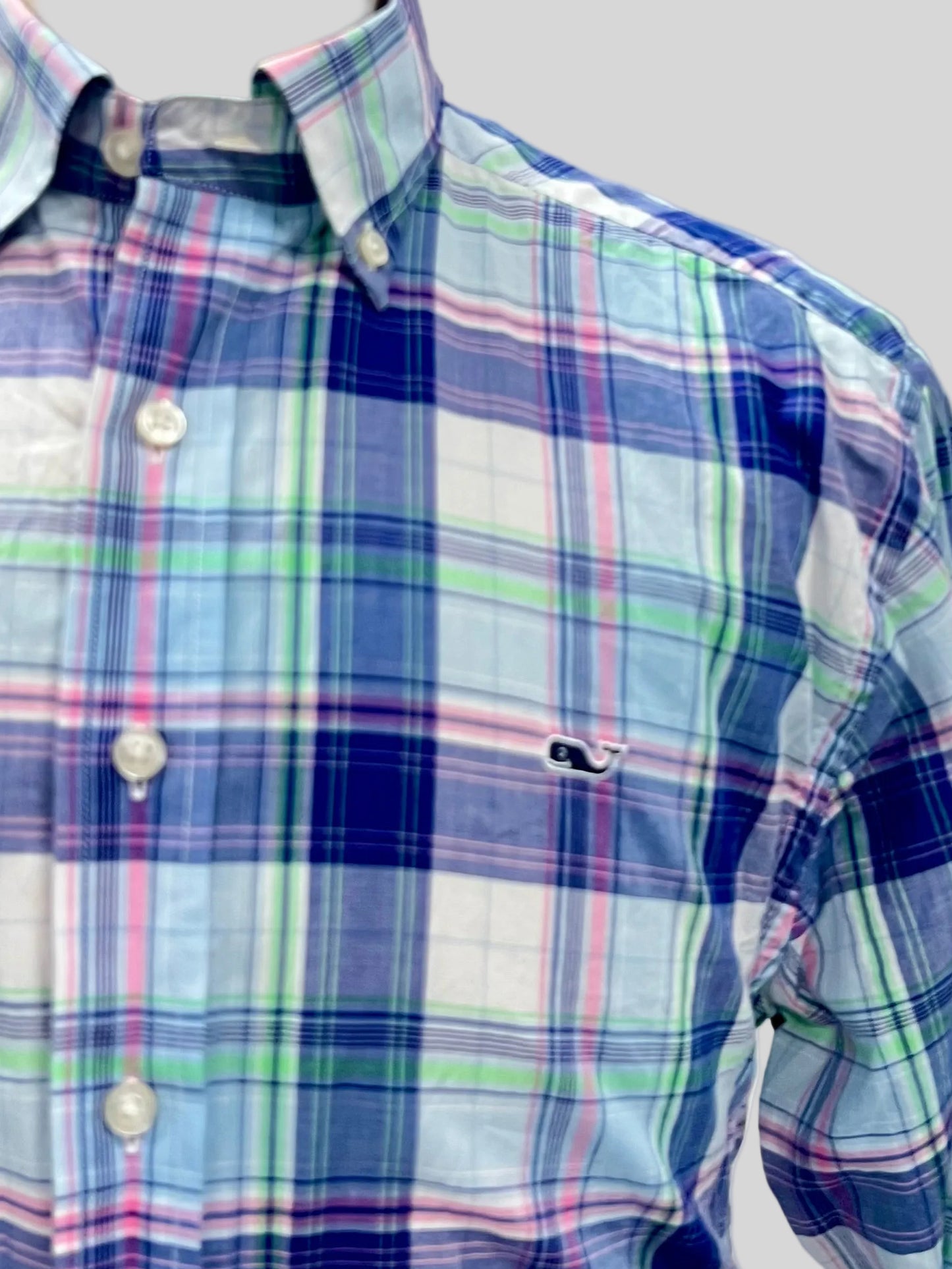Camisa de botones Vineyard Vines 🐳 color blanco de cuadros en morado, azul y verde Talla M Entalle Clásico