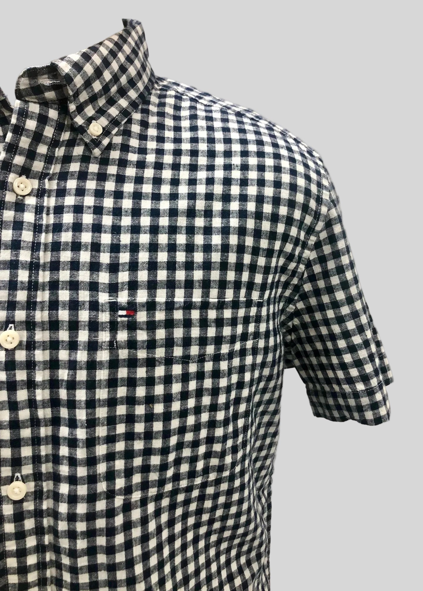 Camisa de botones Tommy Hilfiger 🇺🇸 de cuadros gingham en color negro y blanco Talla M Entalle Regular