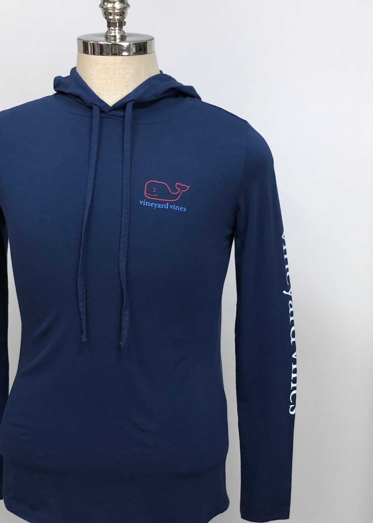 Camiseta con capucha Vineyard Vines 🐳 color azul navy con Diseño de Ballena Talla XS