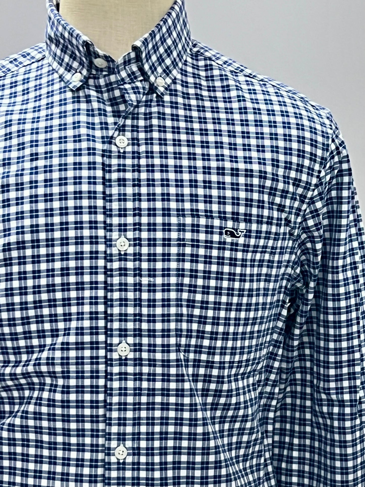 Camisa Vineyard Vines 🐳 de cuadros en color azul navy y blanco Talla M Entalle Clásico