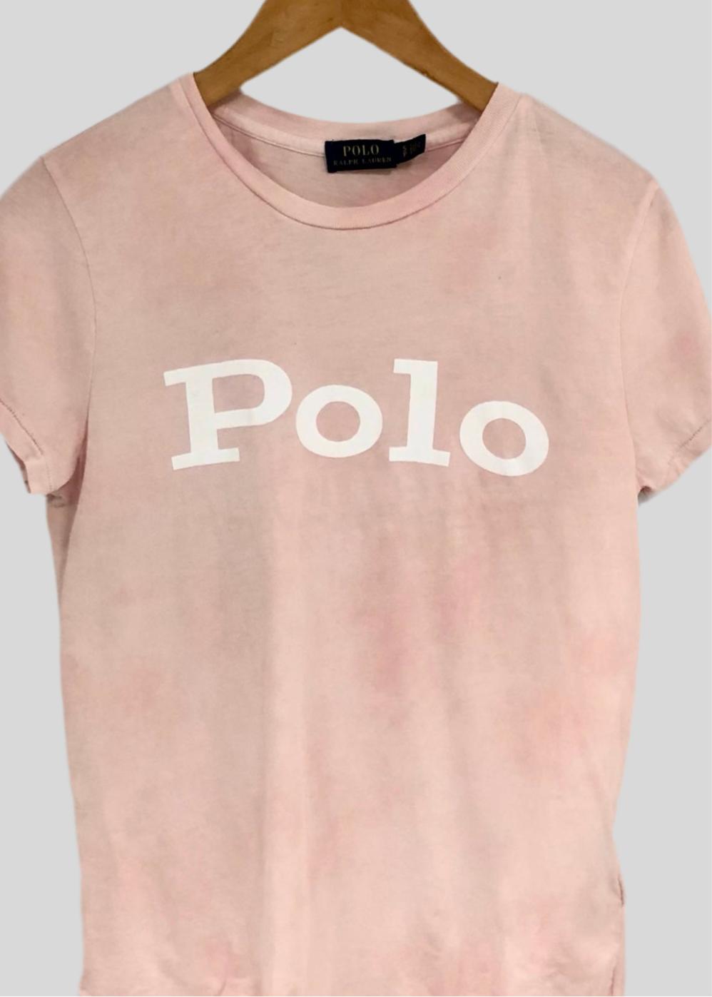 Camiseta cuello redondo de mujer Polo Ralph Lauren 🏇🏼 color rosado con diseño de logo en letras en color blanco Talla S Entalle Regular
