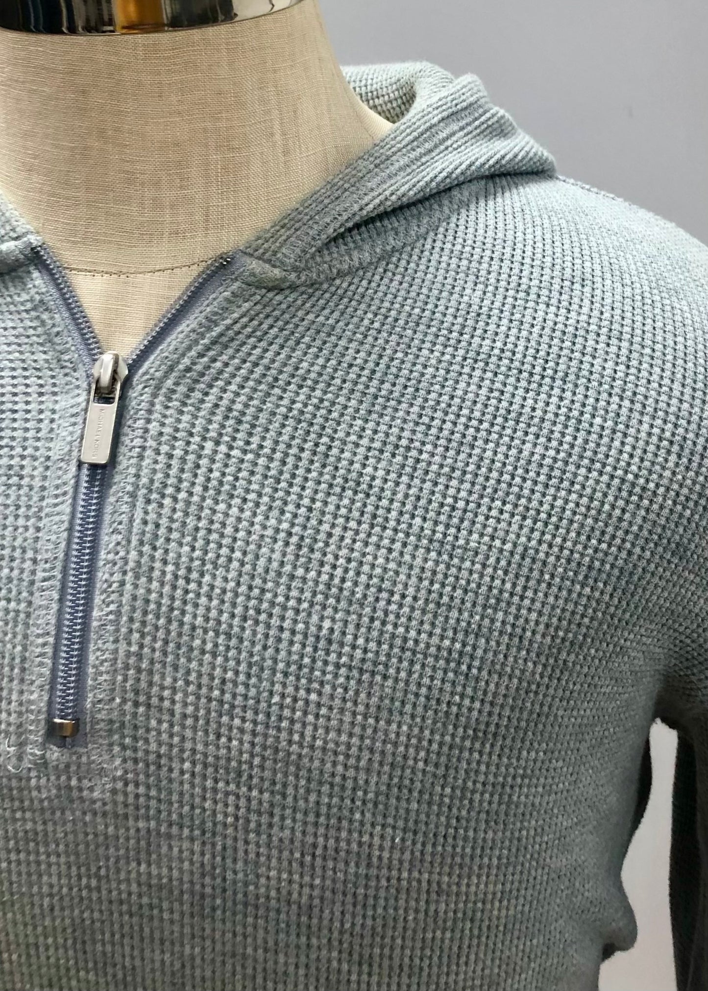 Sueter Jersey con capucha Michael Kors color gris claro Talla L