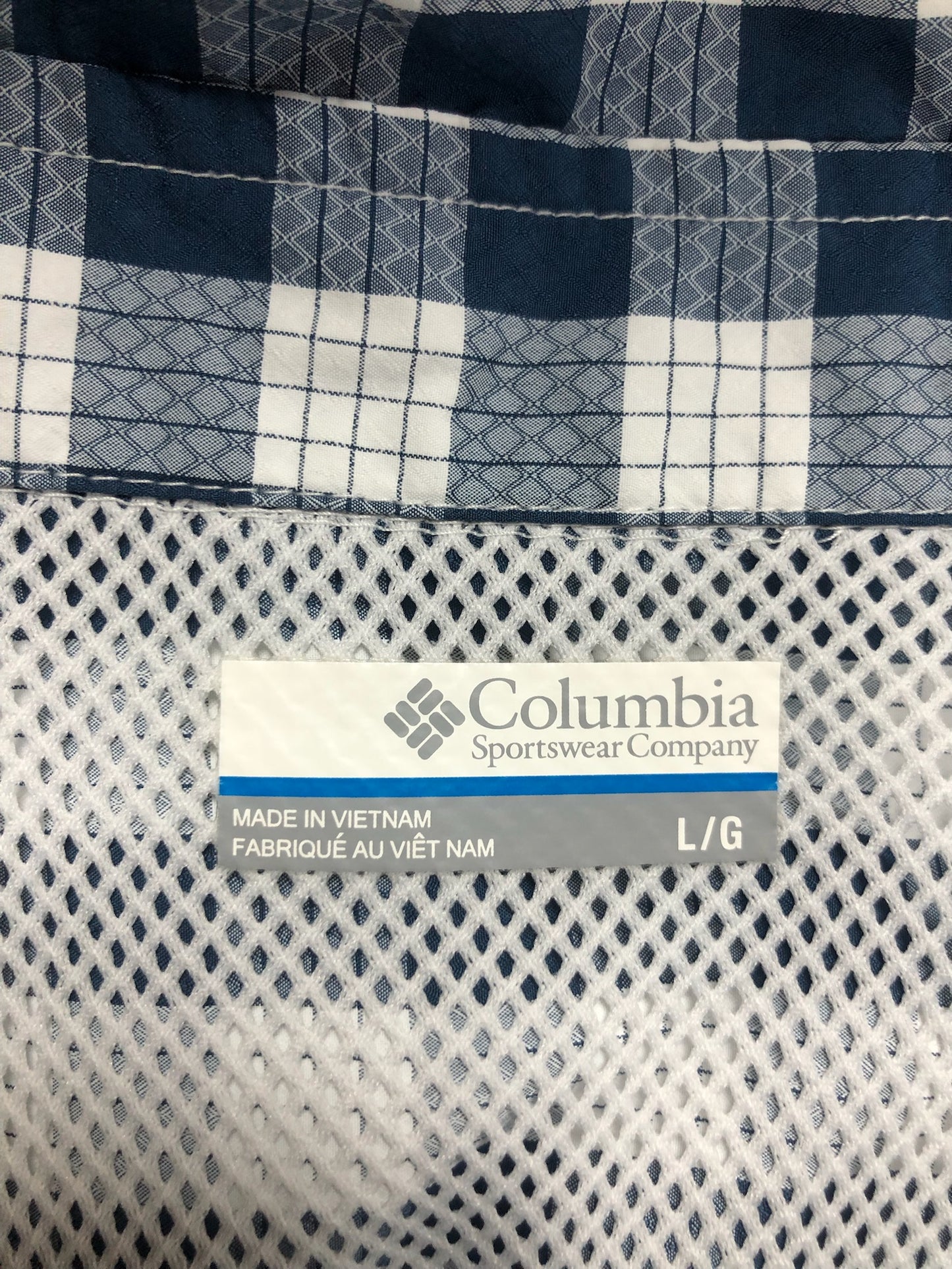 Camisa Columbia 🔹 con patrón de cuadros en azul navy y blanco Manga corta Talla L
