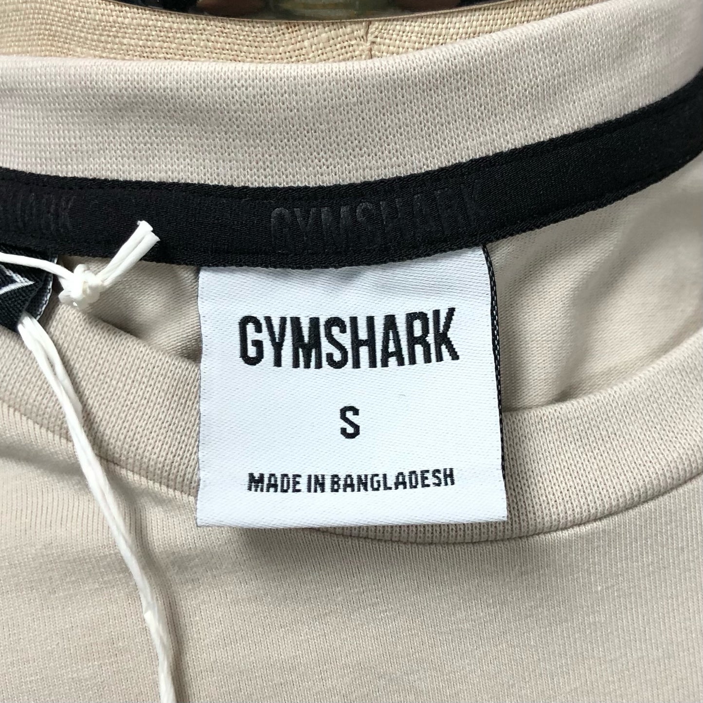 Camiseta de entrenamiento Gymshark 🏋🏽 color crema y logo en blanco Talla S