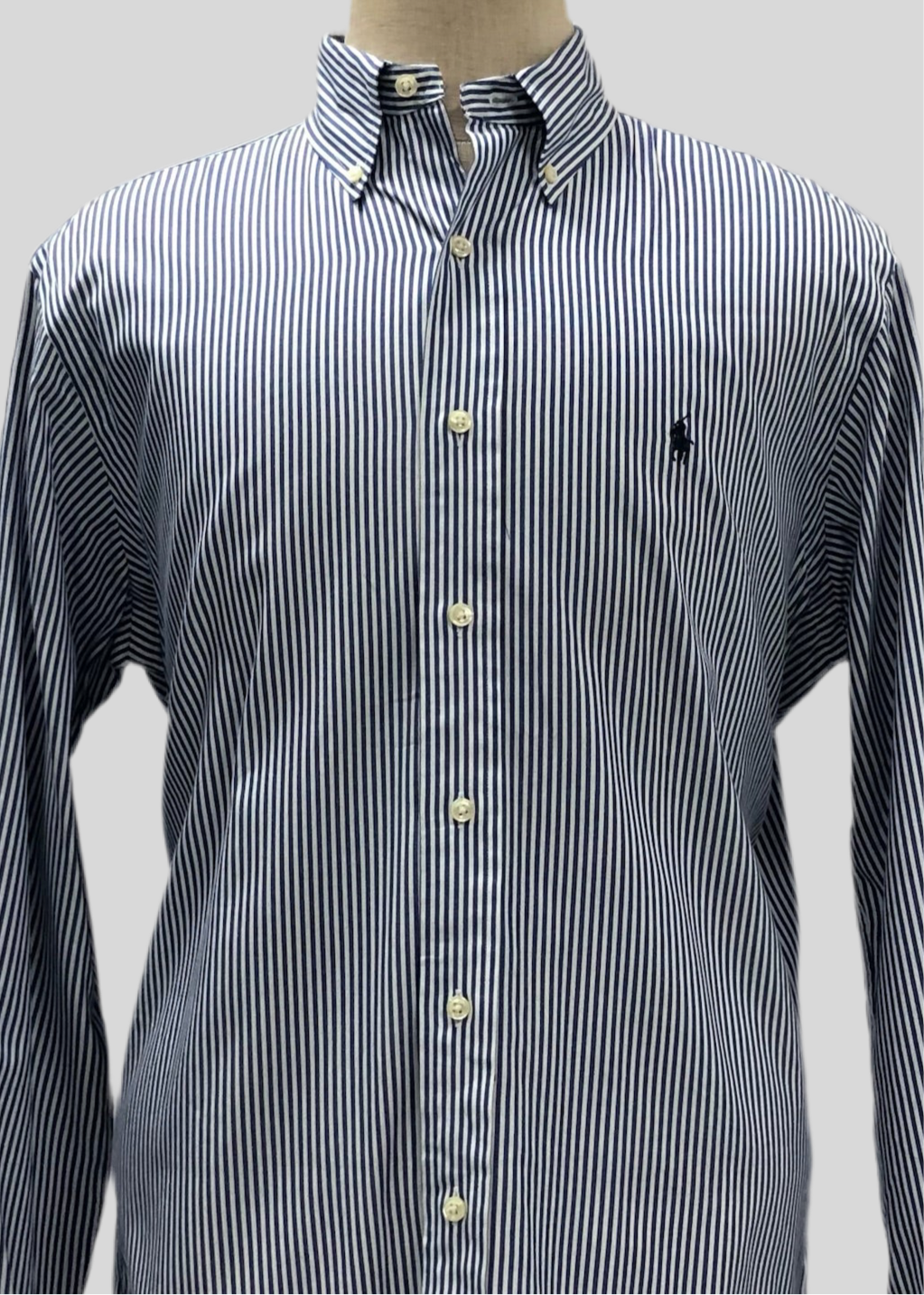 Camisa Polo Ralph Lauren 🏇🏼 con patron de rayas en color azul navy y blanco Talla L Entalle Regular