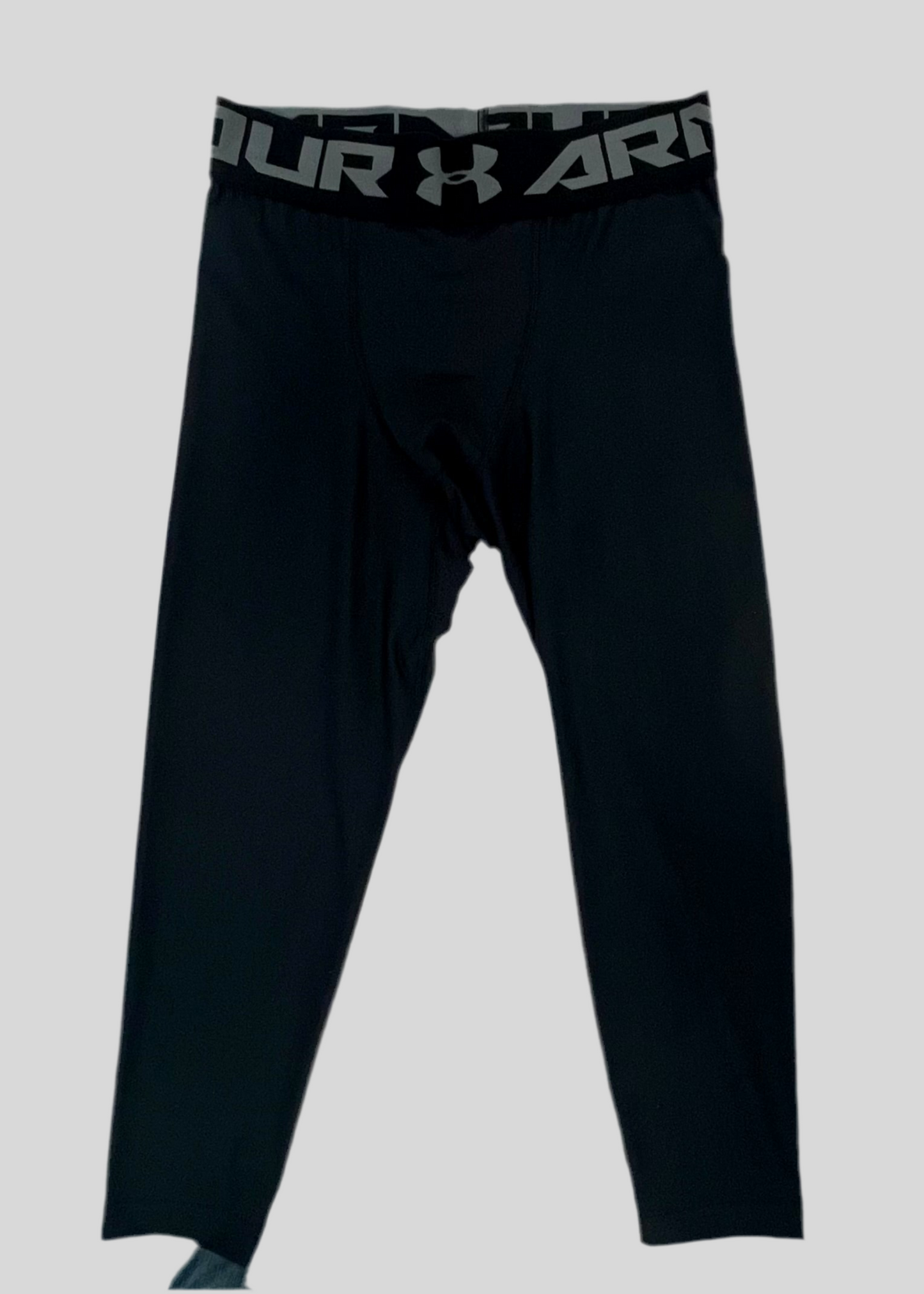 Mallas de entrenamiento Under Armour 🏋🏽 Pro Dri-FIT 3/4 para hombre en Color Negro y cintura gris Talla M