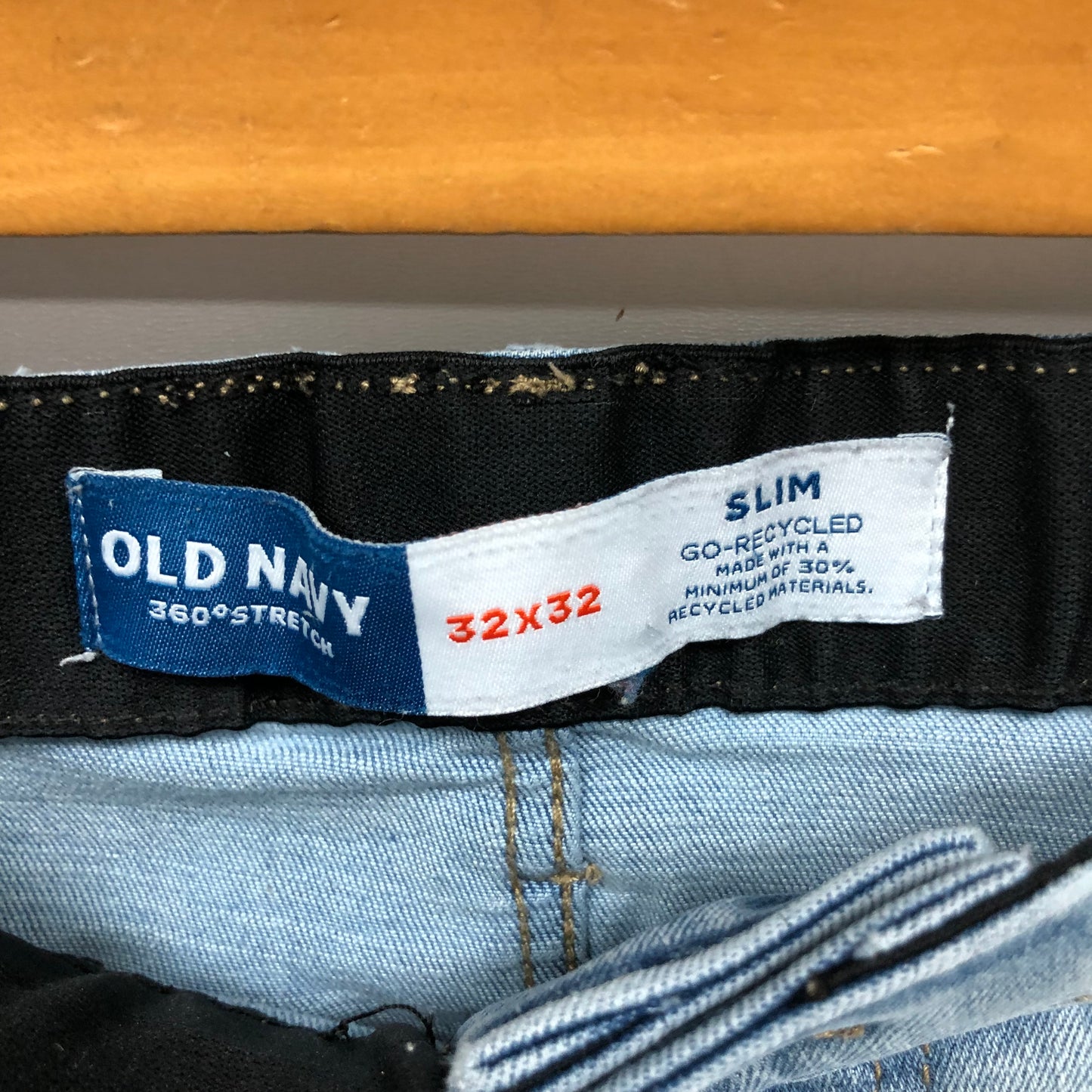 Pantalon jeans Old Navy 🇺🇸 color azul claro Talla 31x32 Corte Slim Fit