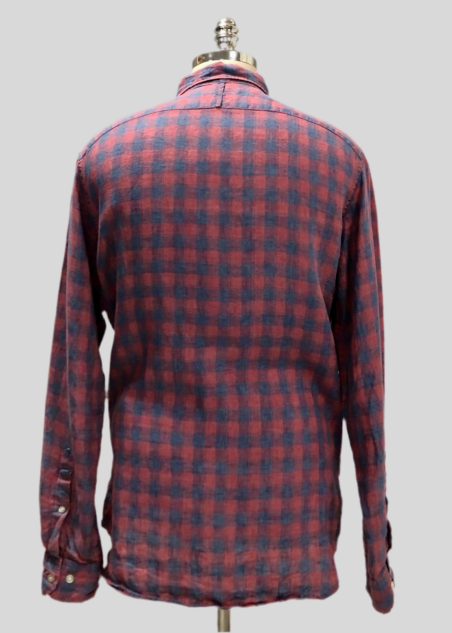 Camisa de botones Banana Republic de lino cuadros en color rojo y azul grisáceo Talla L Entalle Regular