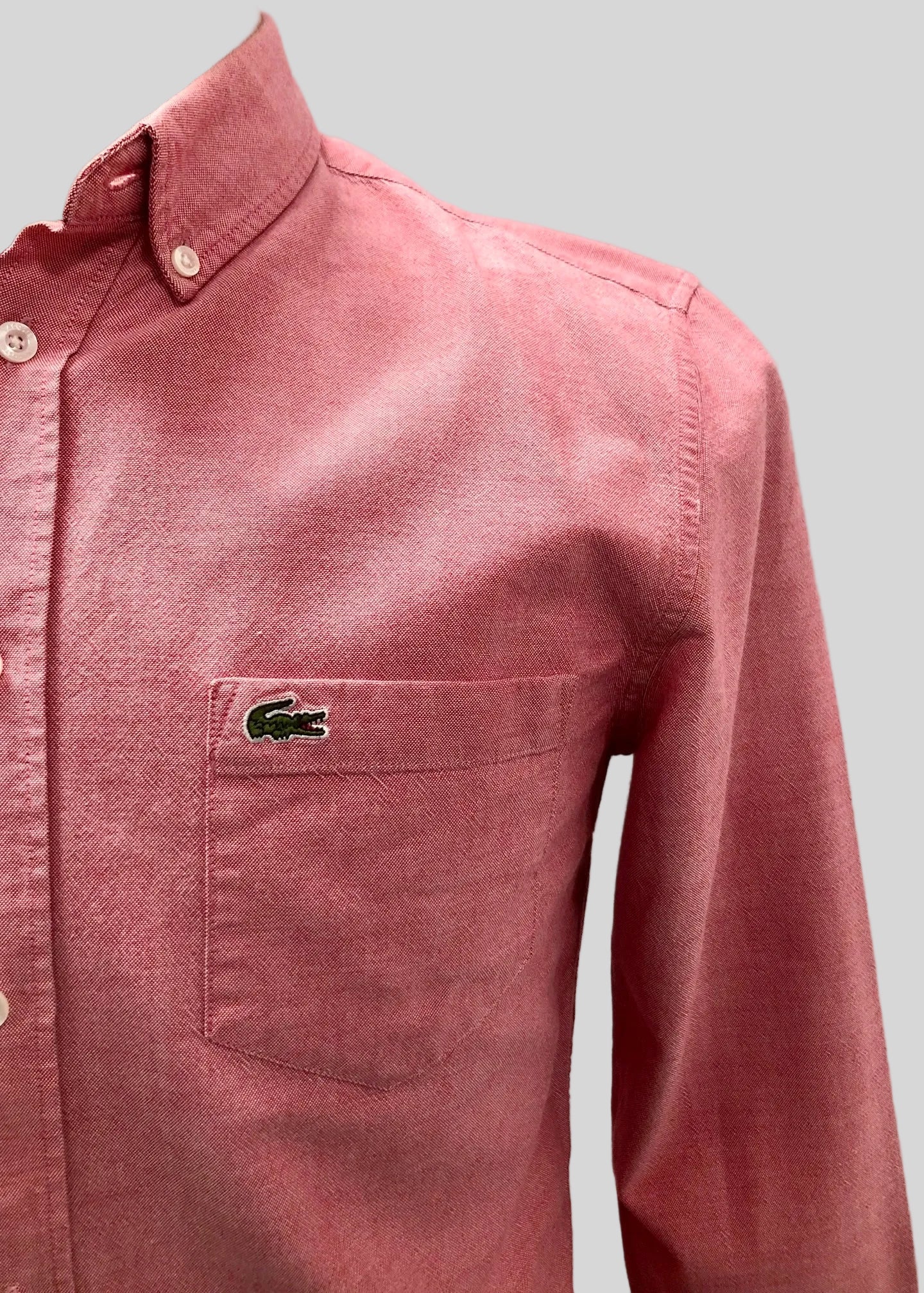 Camisa de botones Lacoste 🐊 Oxford color rosado magenta Talla M Entalle Regular