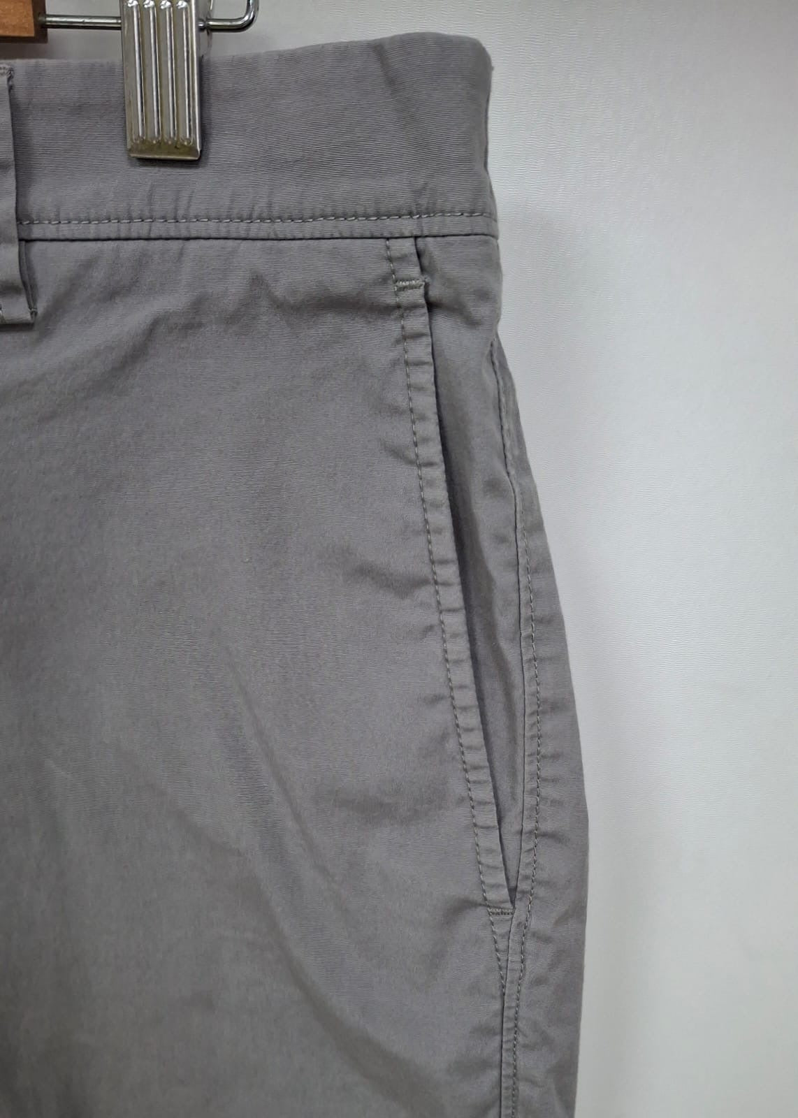 Short Casual J.Crew 🇺🇸 color gris claro talla 34