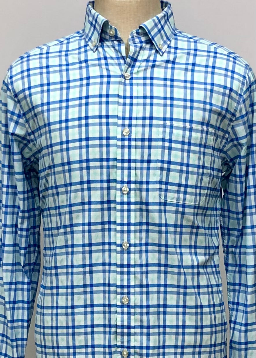 Camisa de botones Vineyard Vines 🐳 Performance con patrón de cuadros en color celeste, azul y blanco Talla M Entalle Clásico