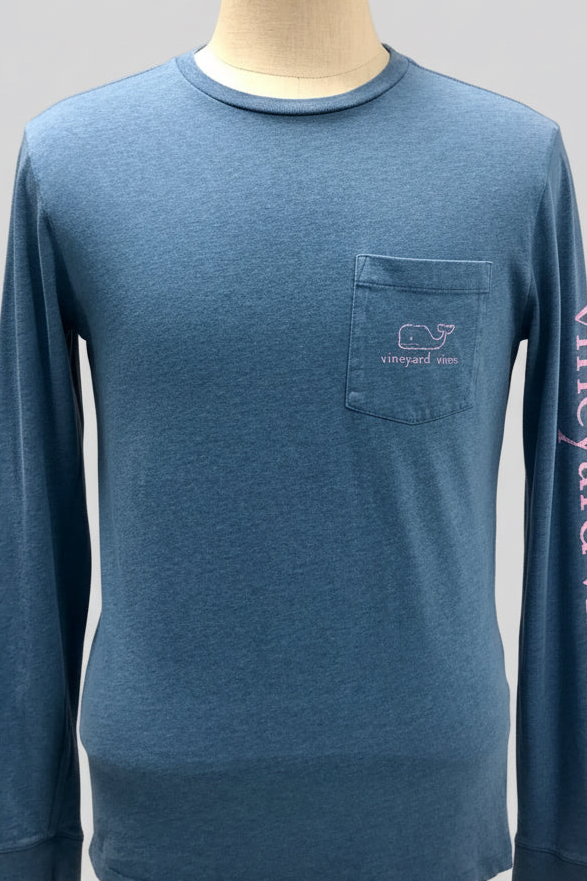 Camiseta cuello redondo Vineyard Vines 🐳 color azul grisáceo con Diseño de ballena Talla S