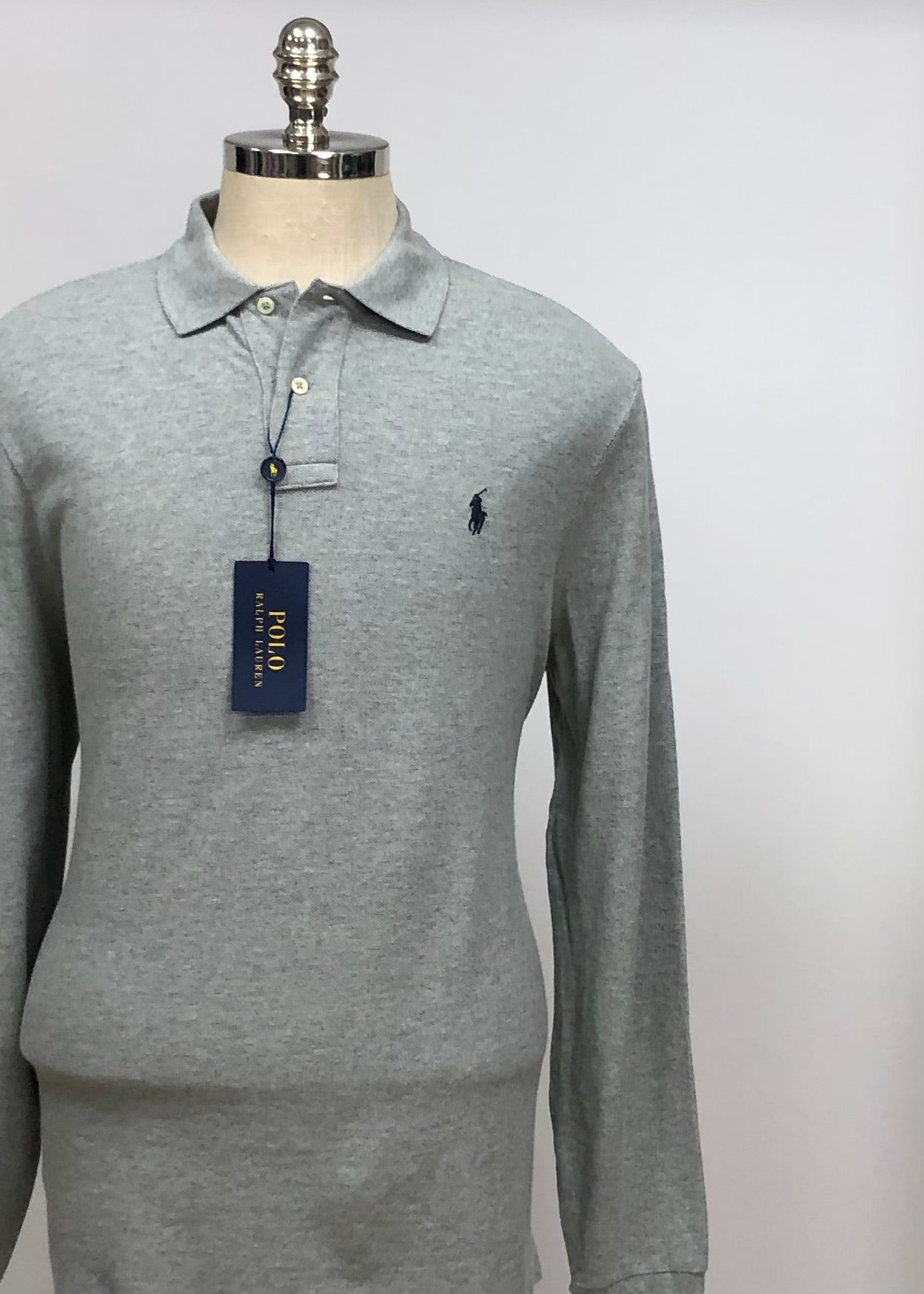 Camiseta Polo Ralph Lauren 🏇🏼color gris claro Manga larga Talla L Entalle Clásico