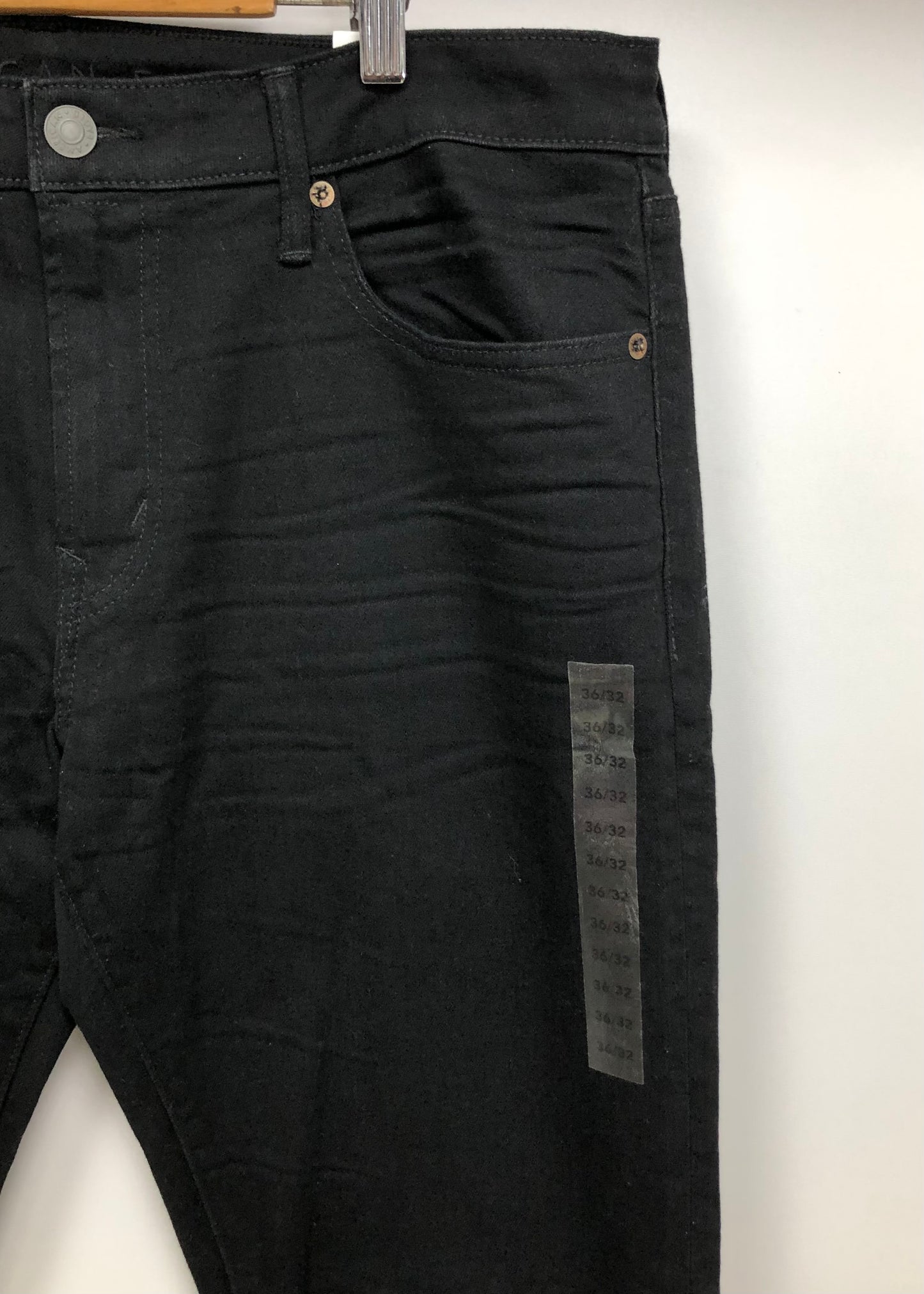 Pantalon jeans American Eagle 🦅  color negro Talla 36x32 Corte Athletic Skinny