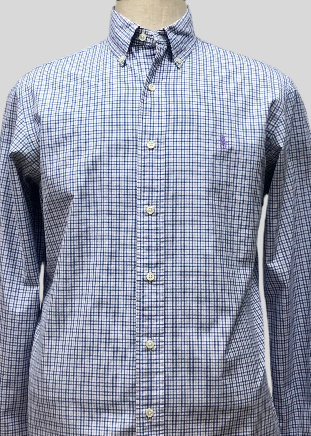 Camisa Polo Ralph Lauren 🏇🏼 color blanco con patron de cuadros lila y azul Talla M Entalle Clásico