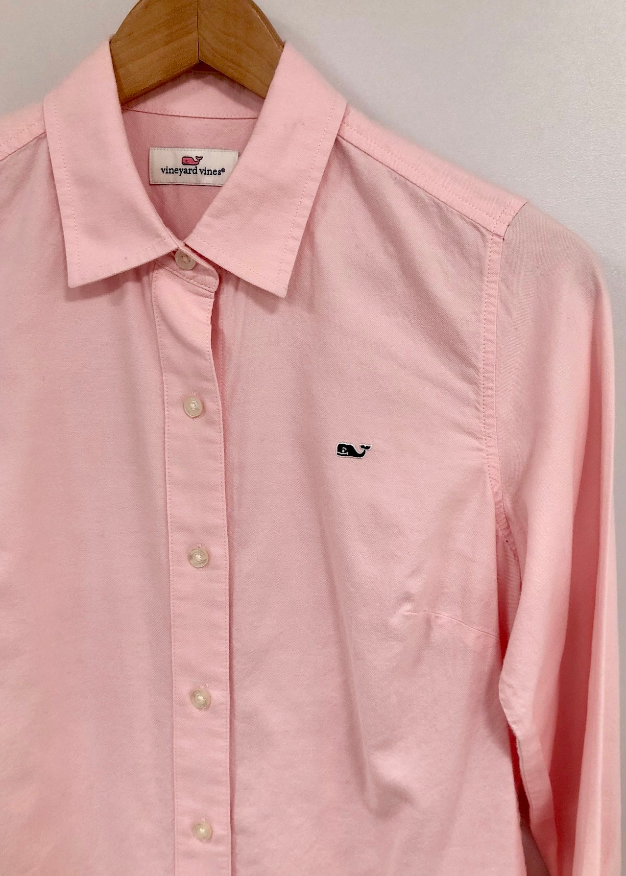 Camisa de mujer Vineyard Vines 🐳 Color rosado claro Talla XS (0) Entalle Regular