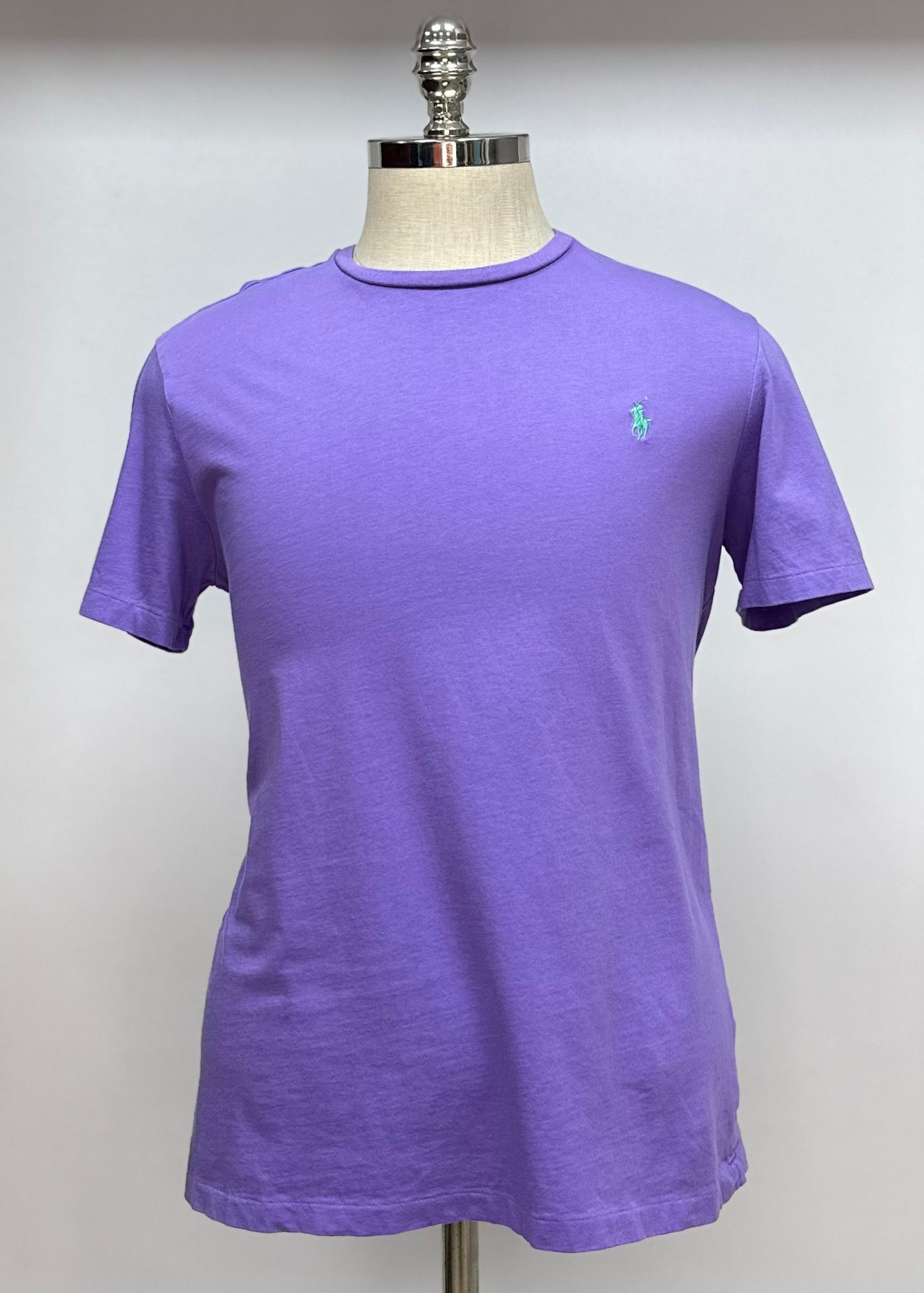 Camiseta cuello Redondo Polo Ralph Lauren 🏇🏼 color morado manga corta Talla Large Entalle Regular