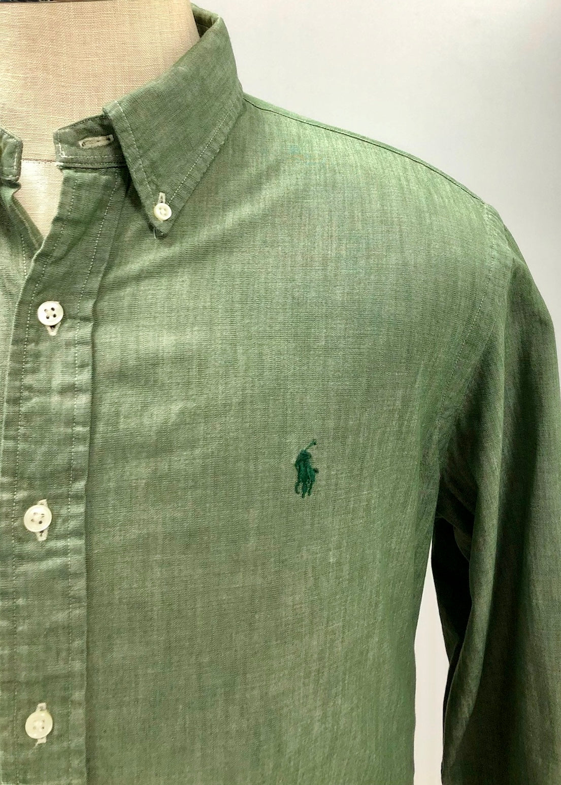 Camisa de botones Polo Ralph Lauren 🏇🏼  en color verde oscuro Talla L Entalle Regular
