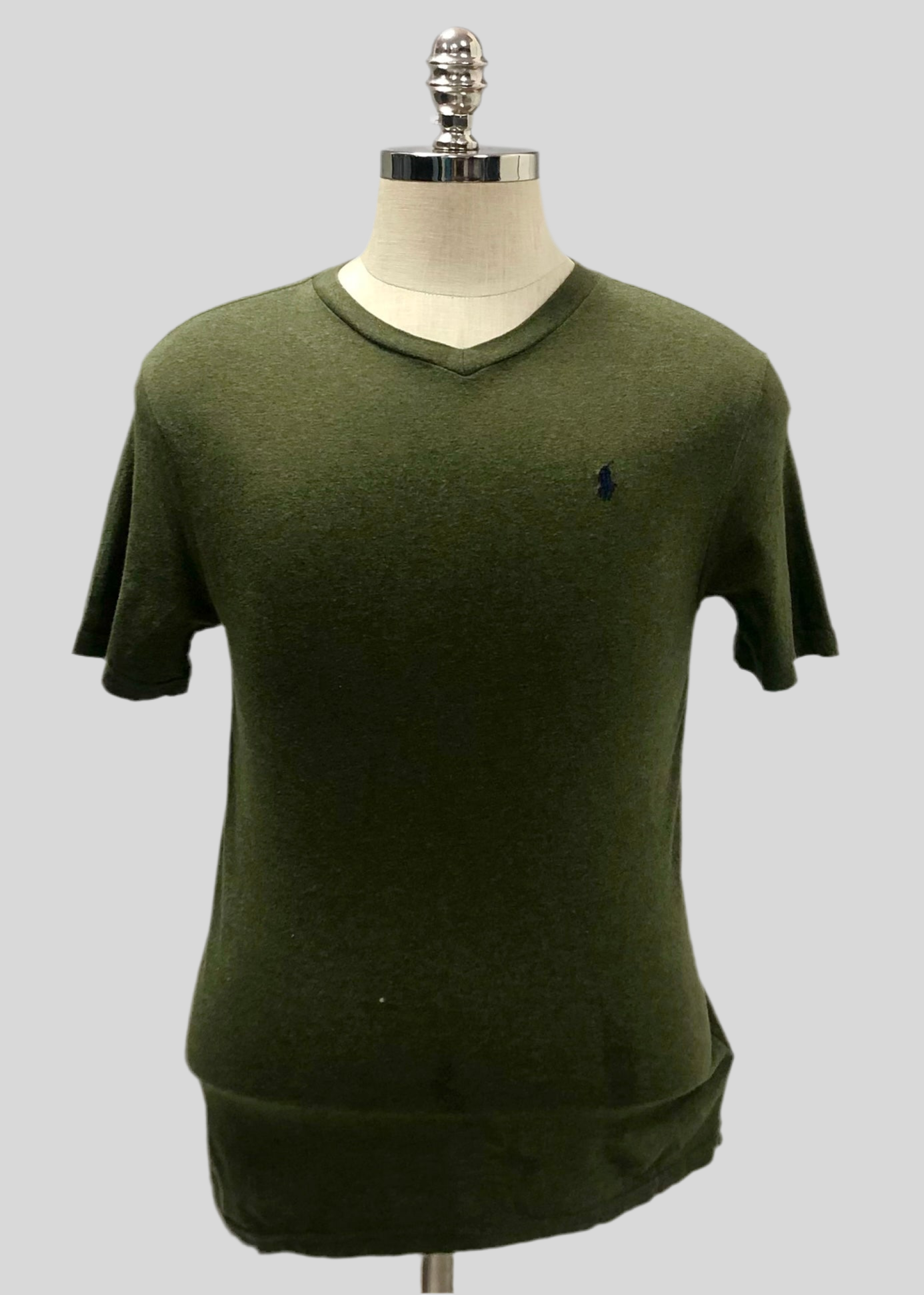 Camiseta cuello V de niño Ralph Lauren 🏇🏼 Color verde olivo Talla L (14-16) Entalle Regular