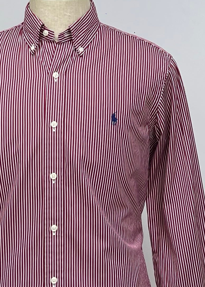 Camisa Polo Ralph Lauren 🏇🏼 con patron de rayas en color rojo oscuro y blanco Talla M Entalle Regular (ver descripción)